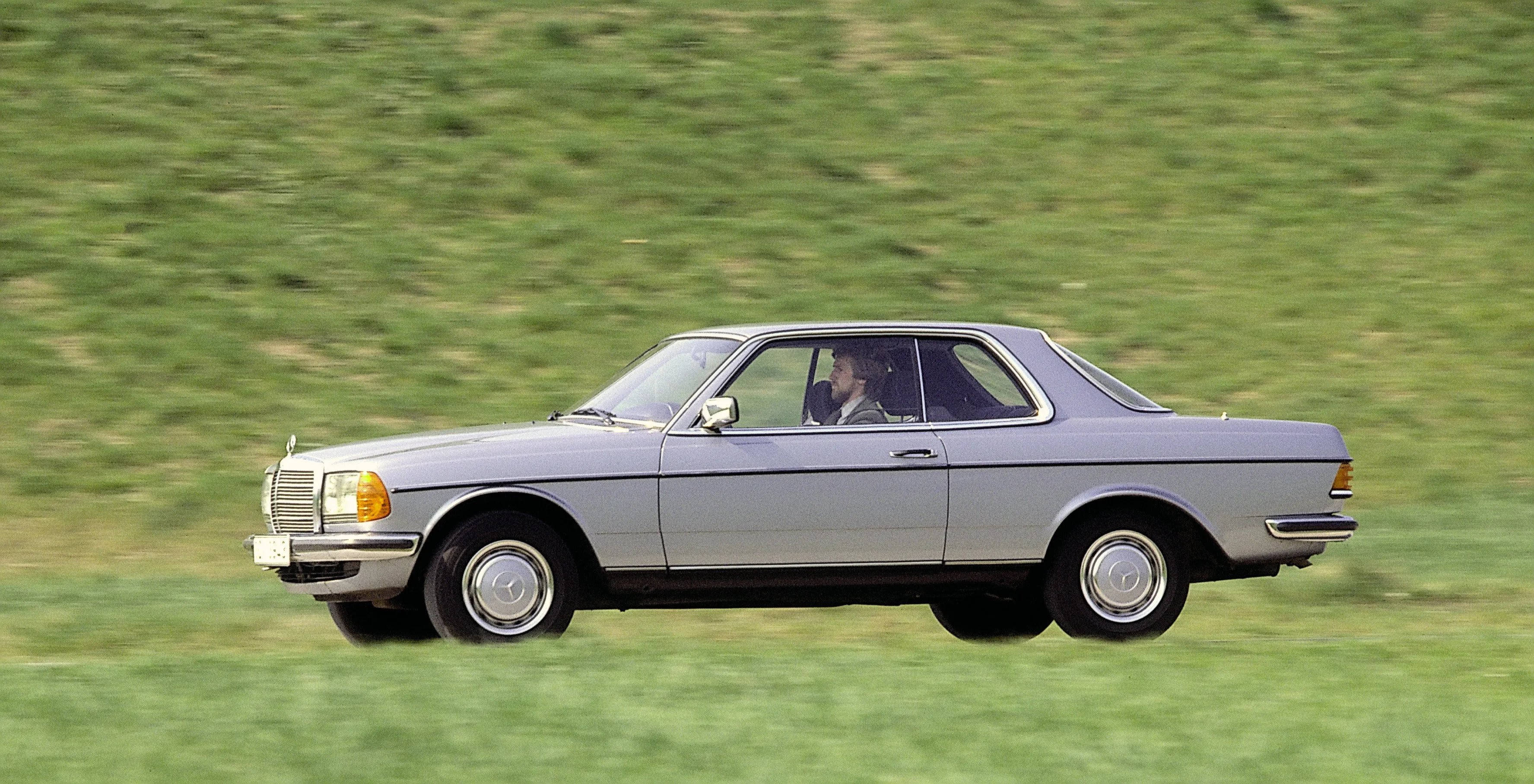 MERCEDES-BENZ-Coupe-C123-2037_28.jpeg