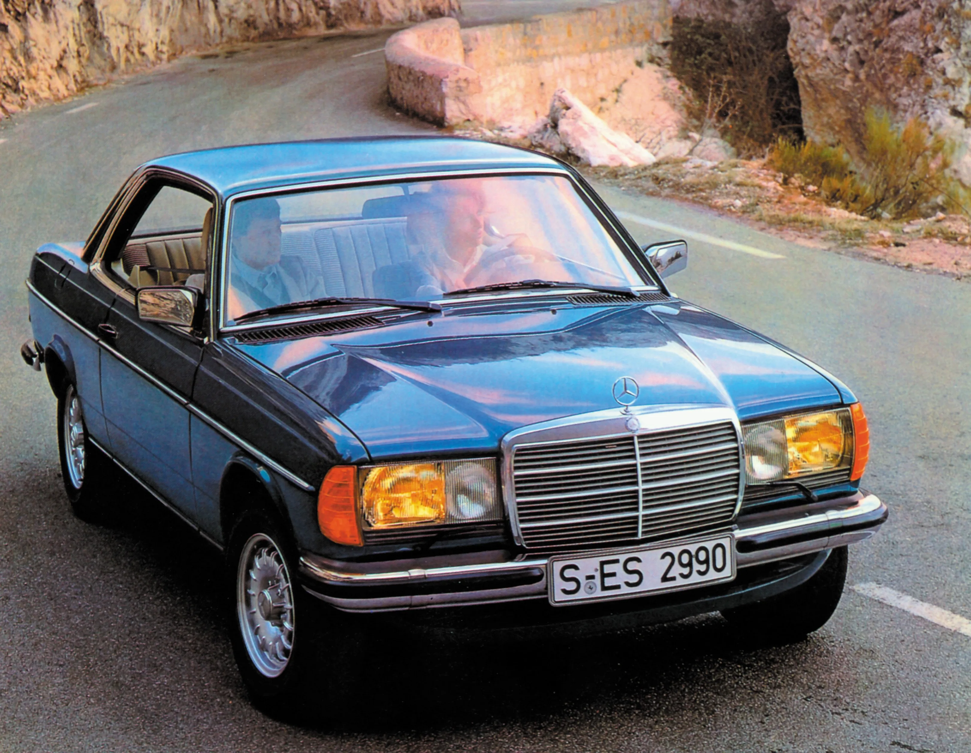 MERCEDES-BENZ-Coupe-C123-2037_31.jpeg