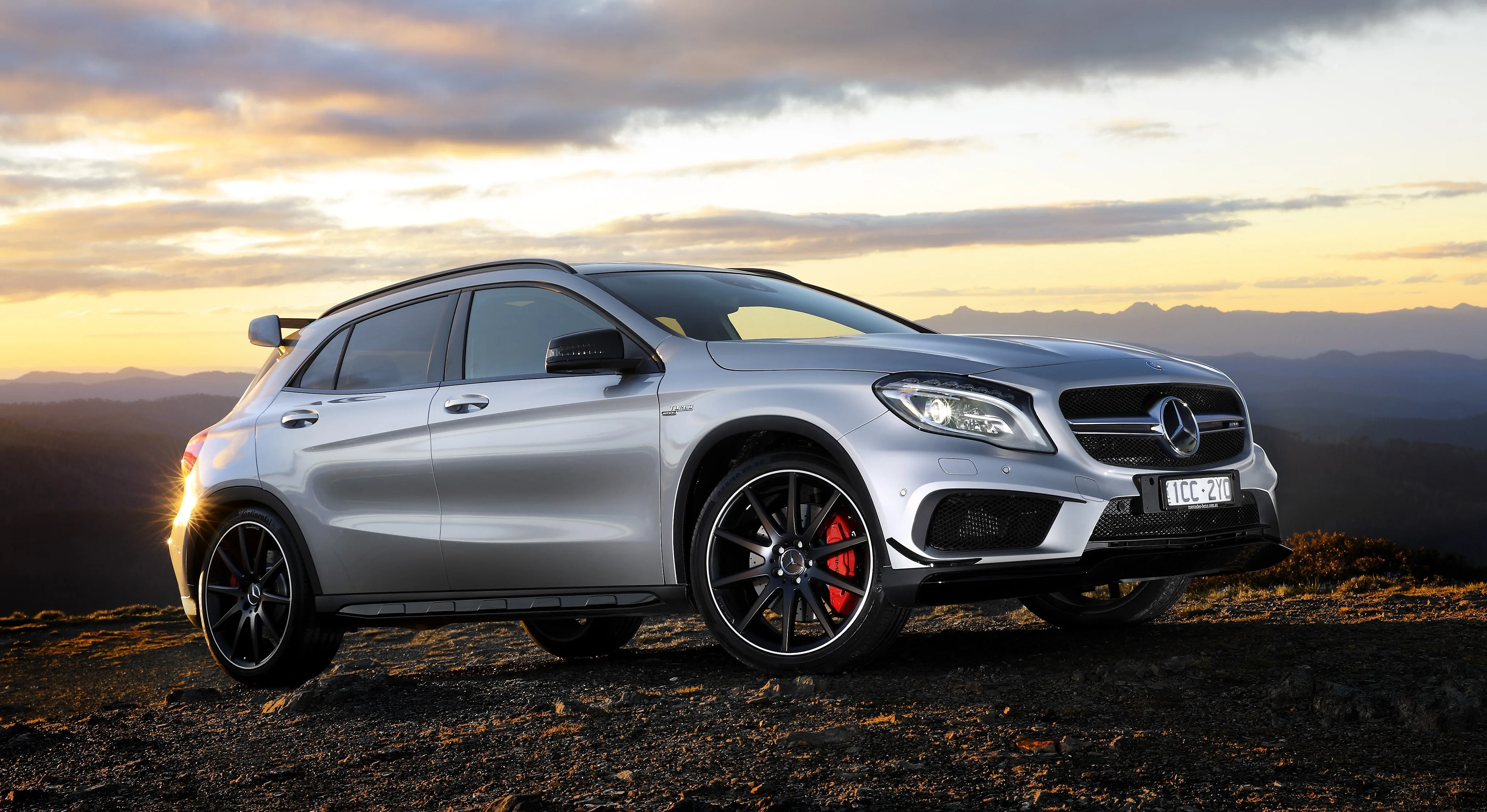 MERCEDES-BENZ-GLA-45-AMG-5083_26.jpeg