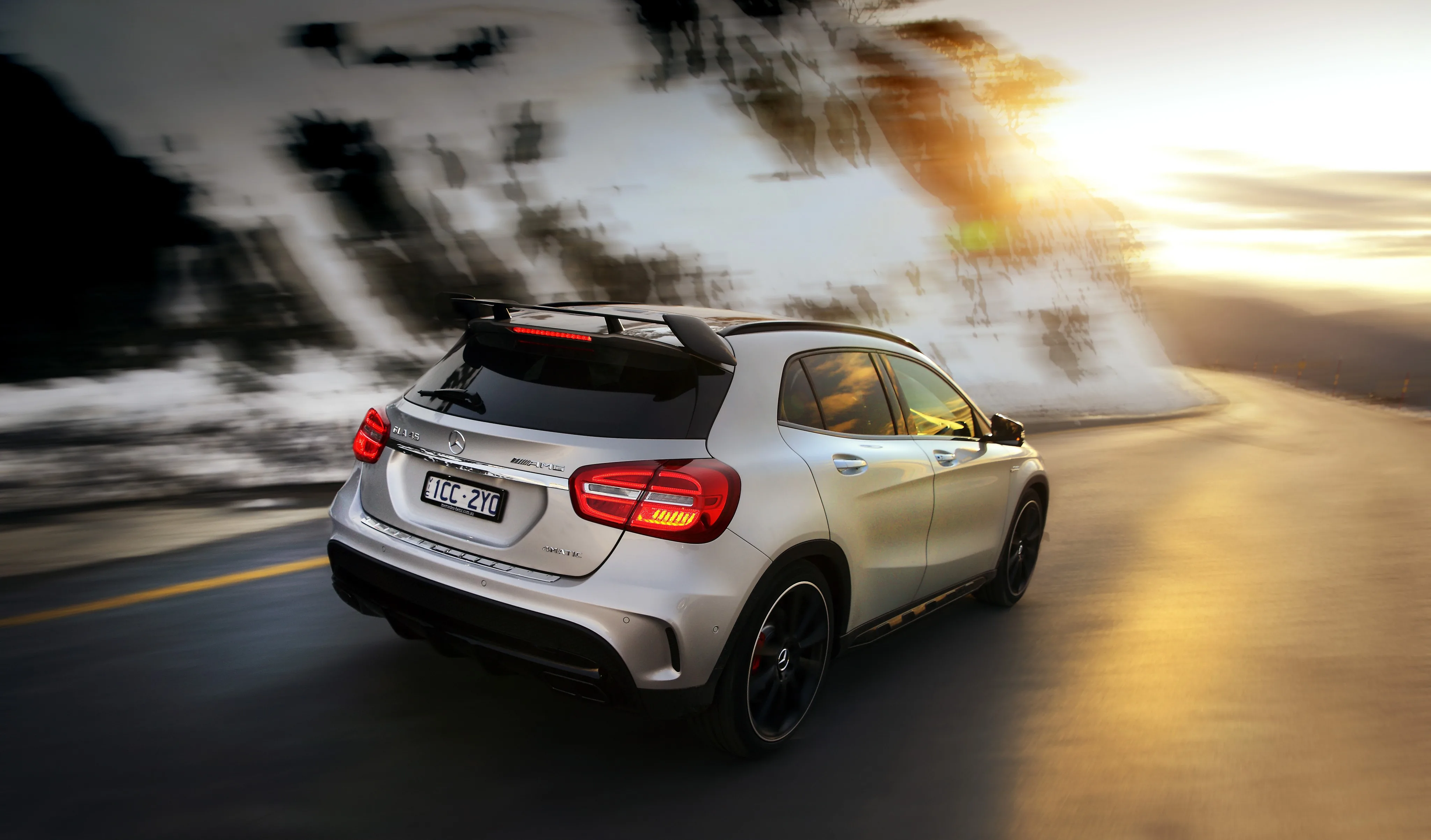 MERCEDES-BENZ-GLA-45-AMG-5083_29.jpeg