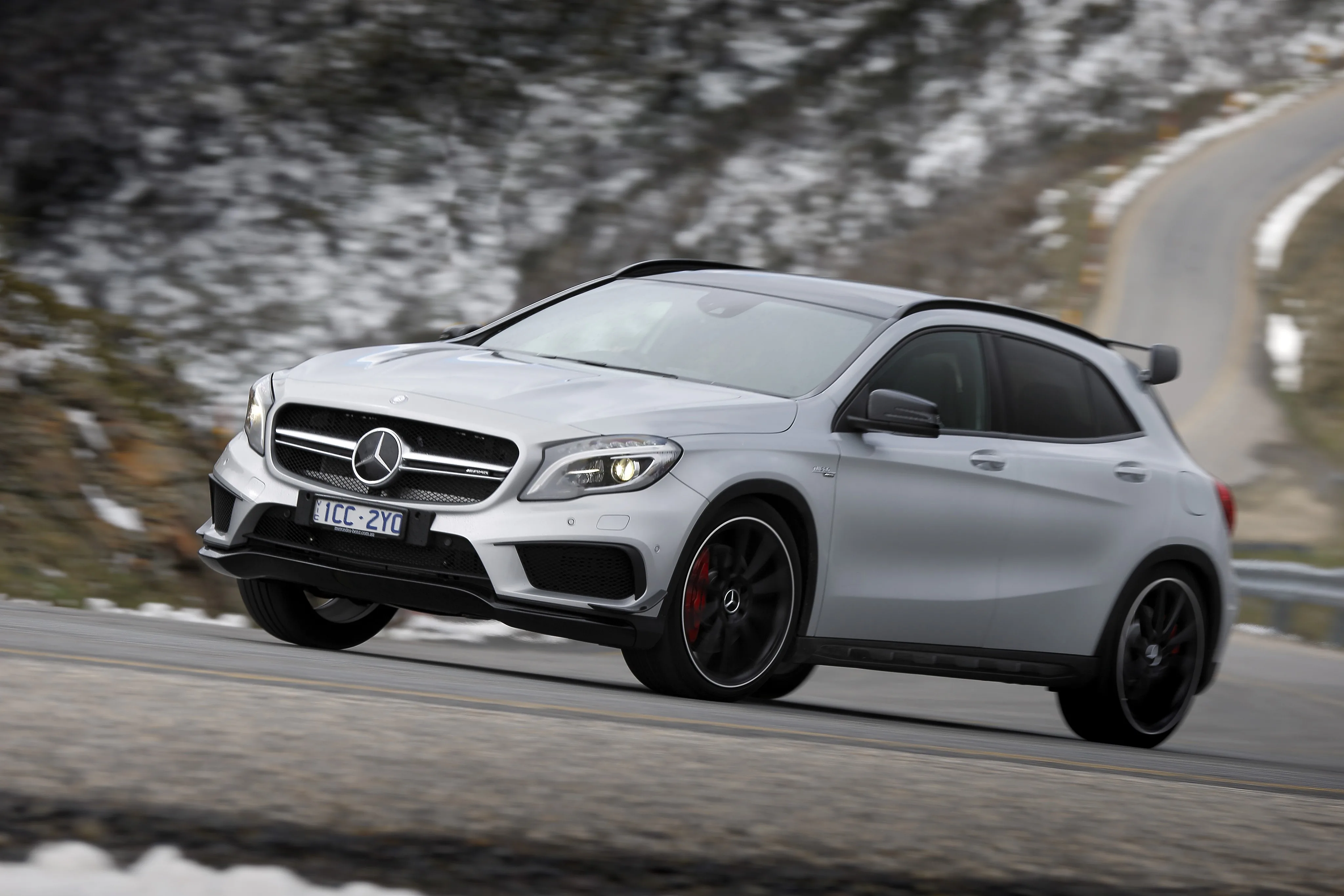 MERCEDES-BENZ-GLA-45-AMG-5083_31.jpeg