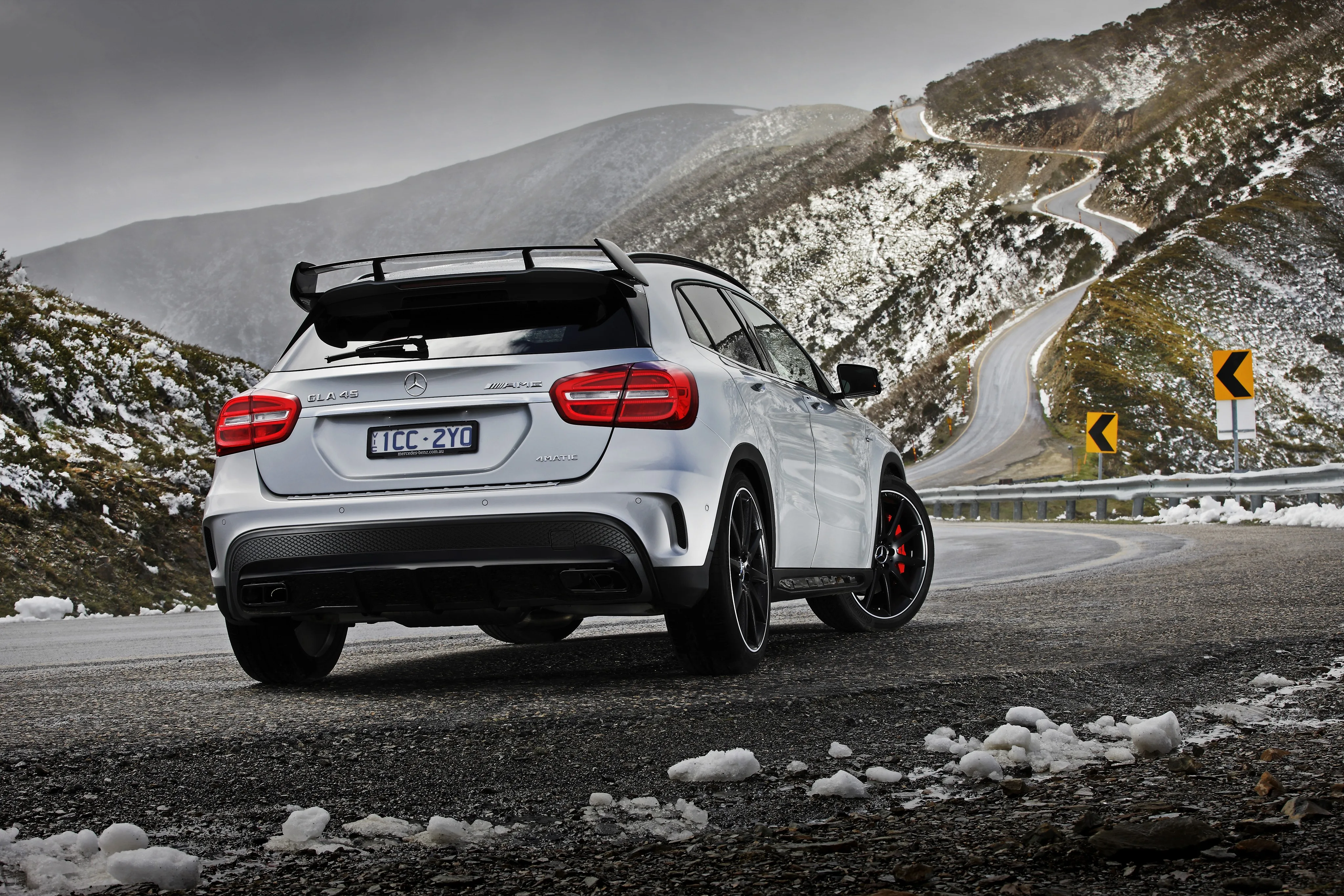 MERCEDES-BENZ-GLA-45-AMG-5083_32.jpeg