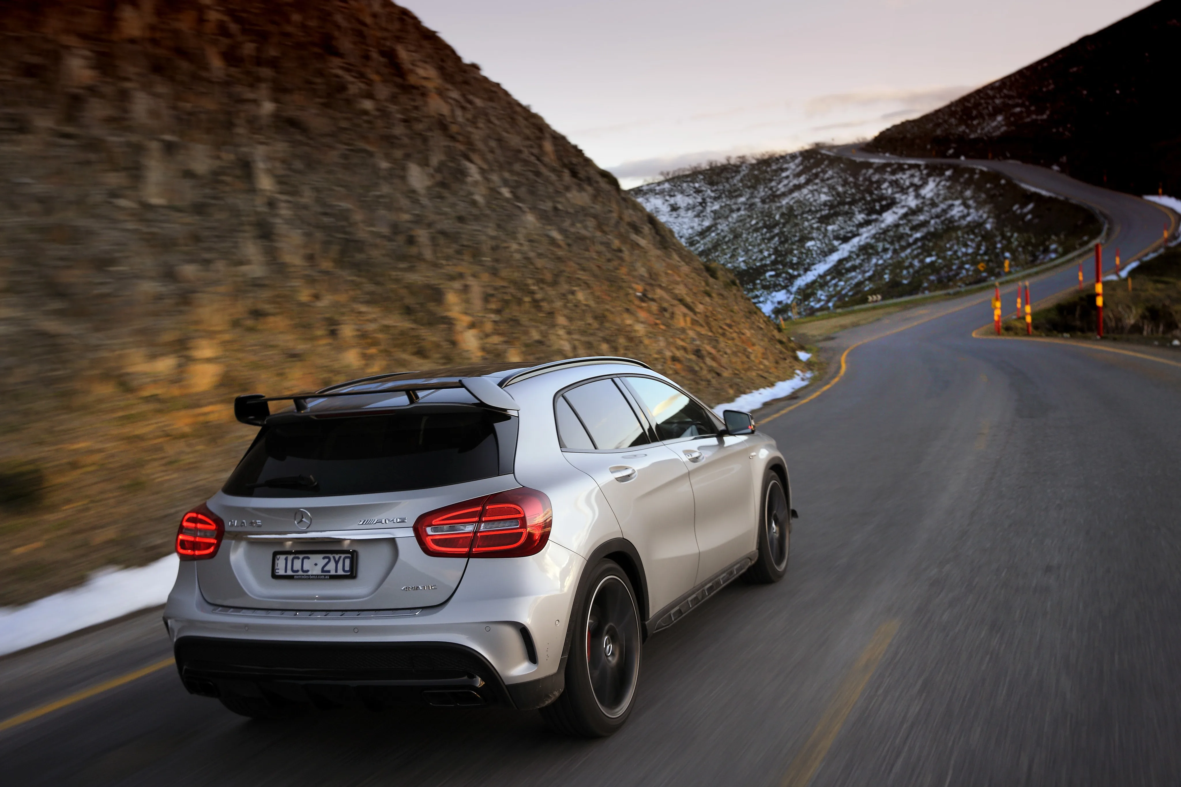 MERCEDES-BENZ-GLA-45-AMG-5083_33.jpeg