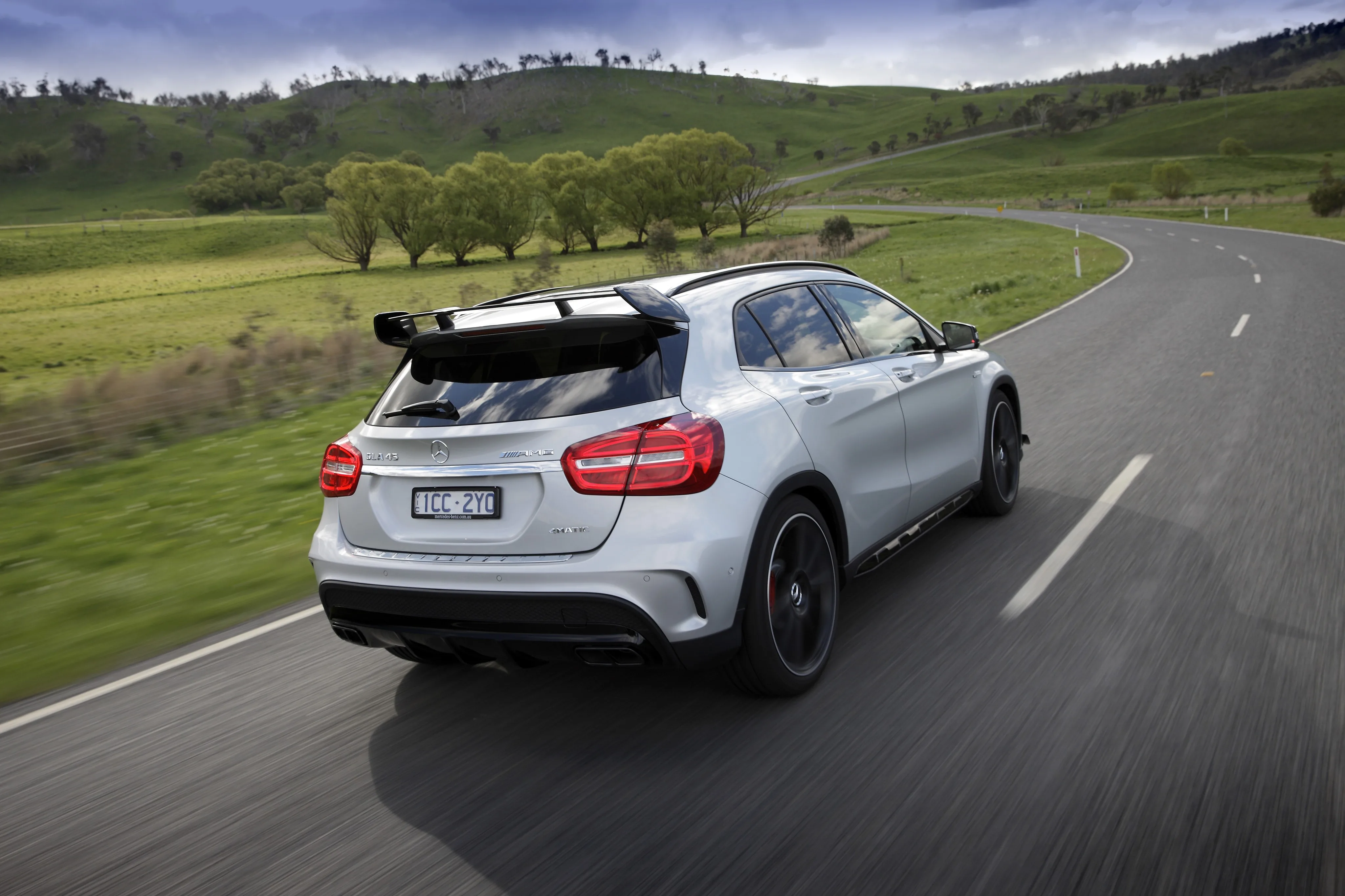 MERCEDES-BENZ-GLA-45-AMG-5083_35.jpeg