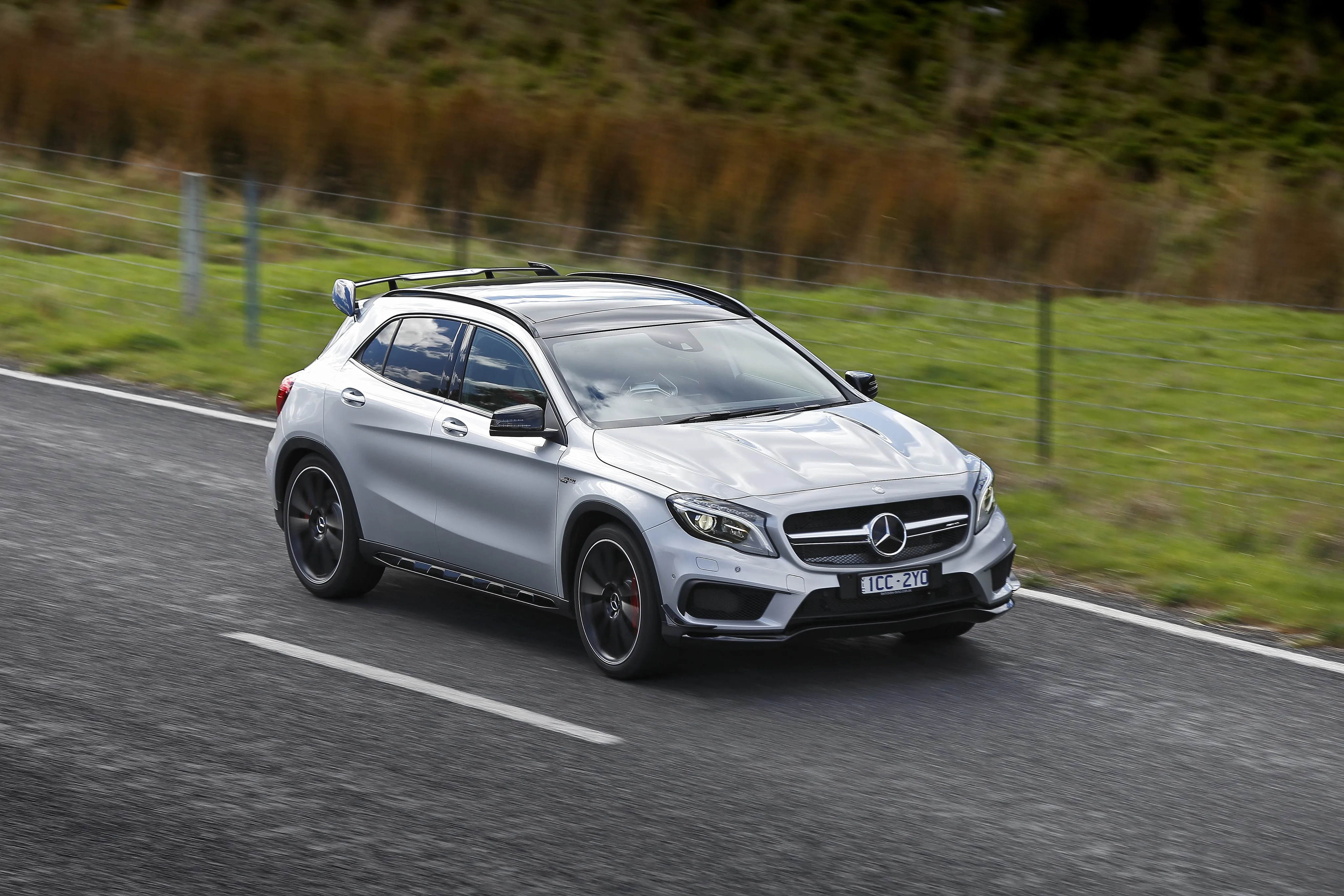MERCEDES-BENZ-GLA-45-AMG-5083_37.jpeg