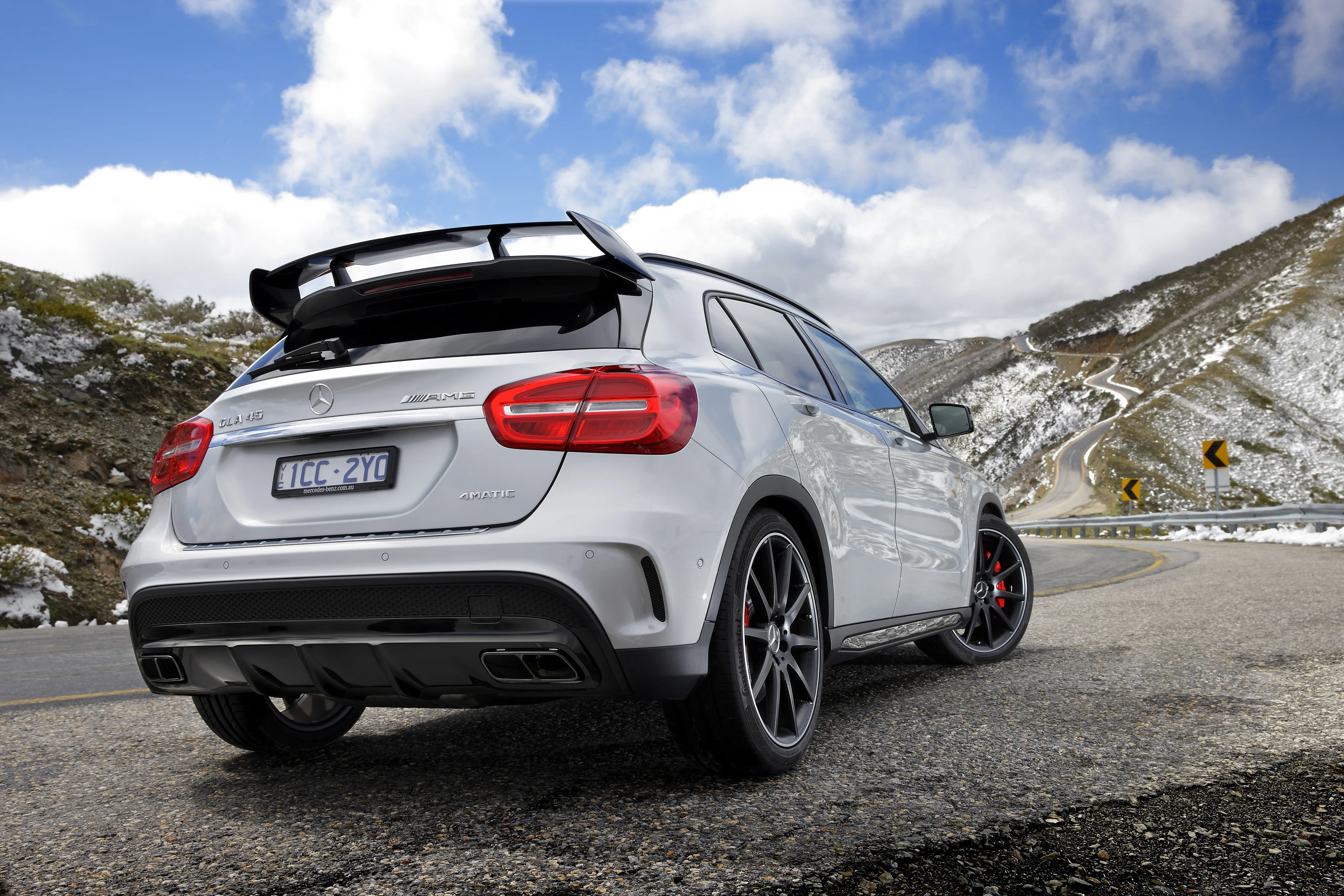 MERCEDES-BENZ-GLA-45-AMG-5083_39.jpeg