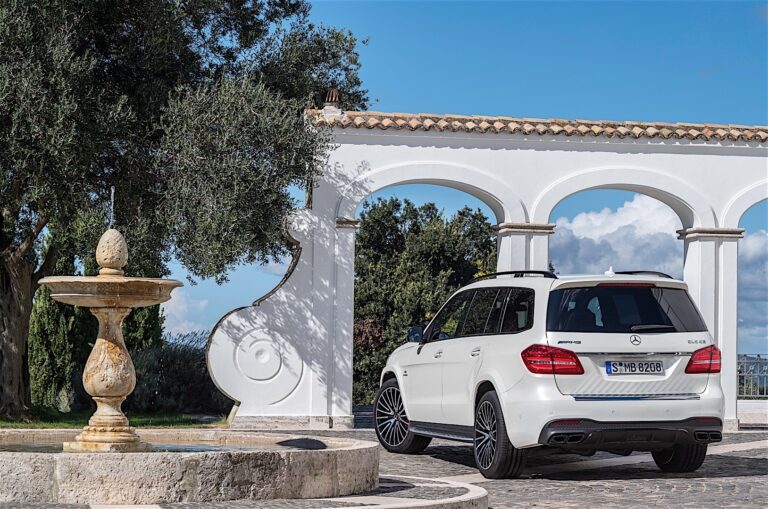 2017 Mercedes-AMG GLS 63