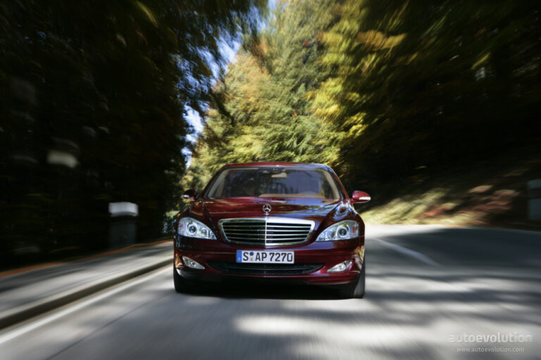2005 Mercedes-Benz S-Class (W221)