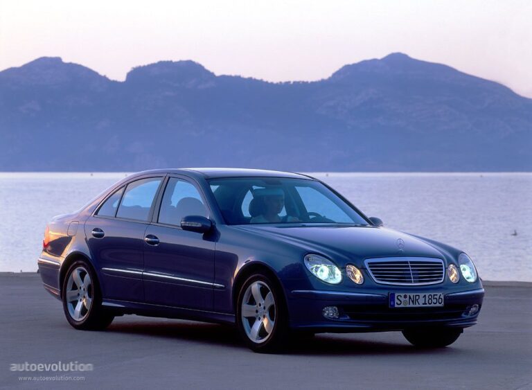 2002 Mercedes-Benz E-Class (W211)