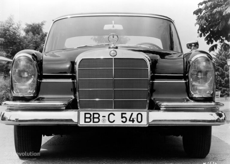 MERCEDES BENZ S-Klasse "Grosse Heckflosse" (W111/W112) 1959-1968