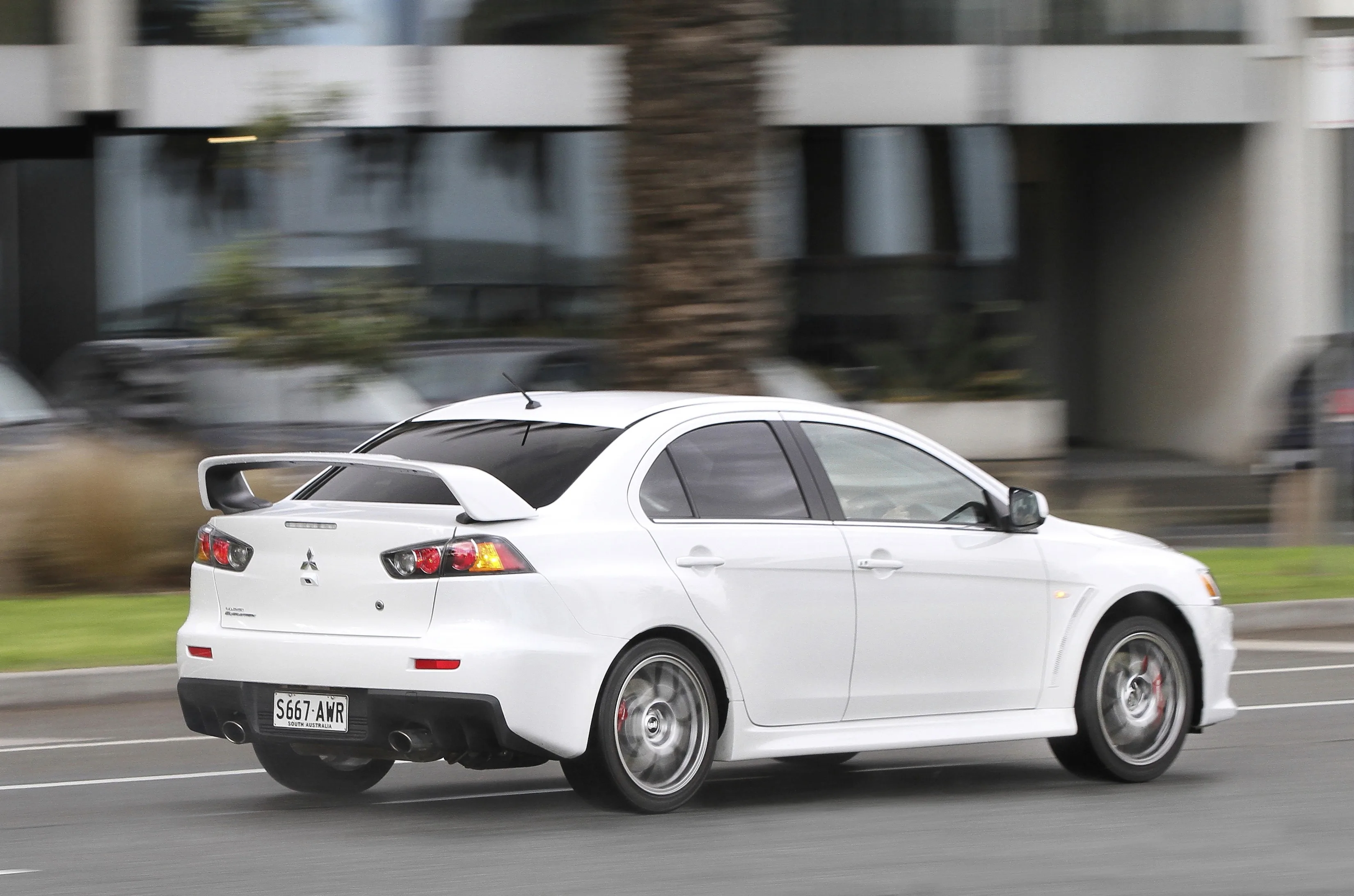 MITSUBISHI-Lancer-Evolution-X-3769_135-1.jpeg