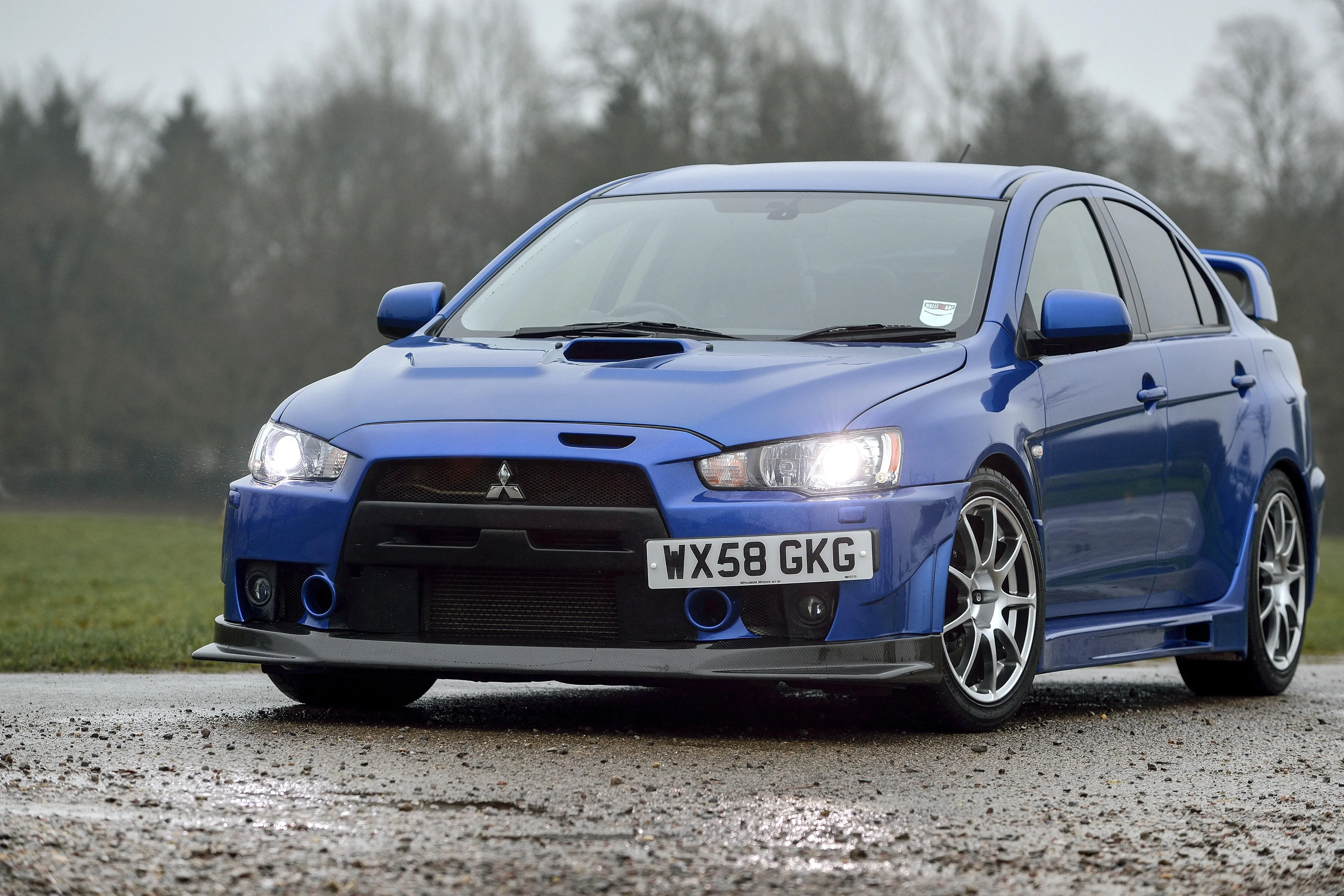 MITSUBISHI-Lancer-Evolution-X-3769_153-1.jpeg