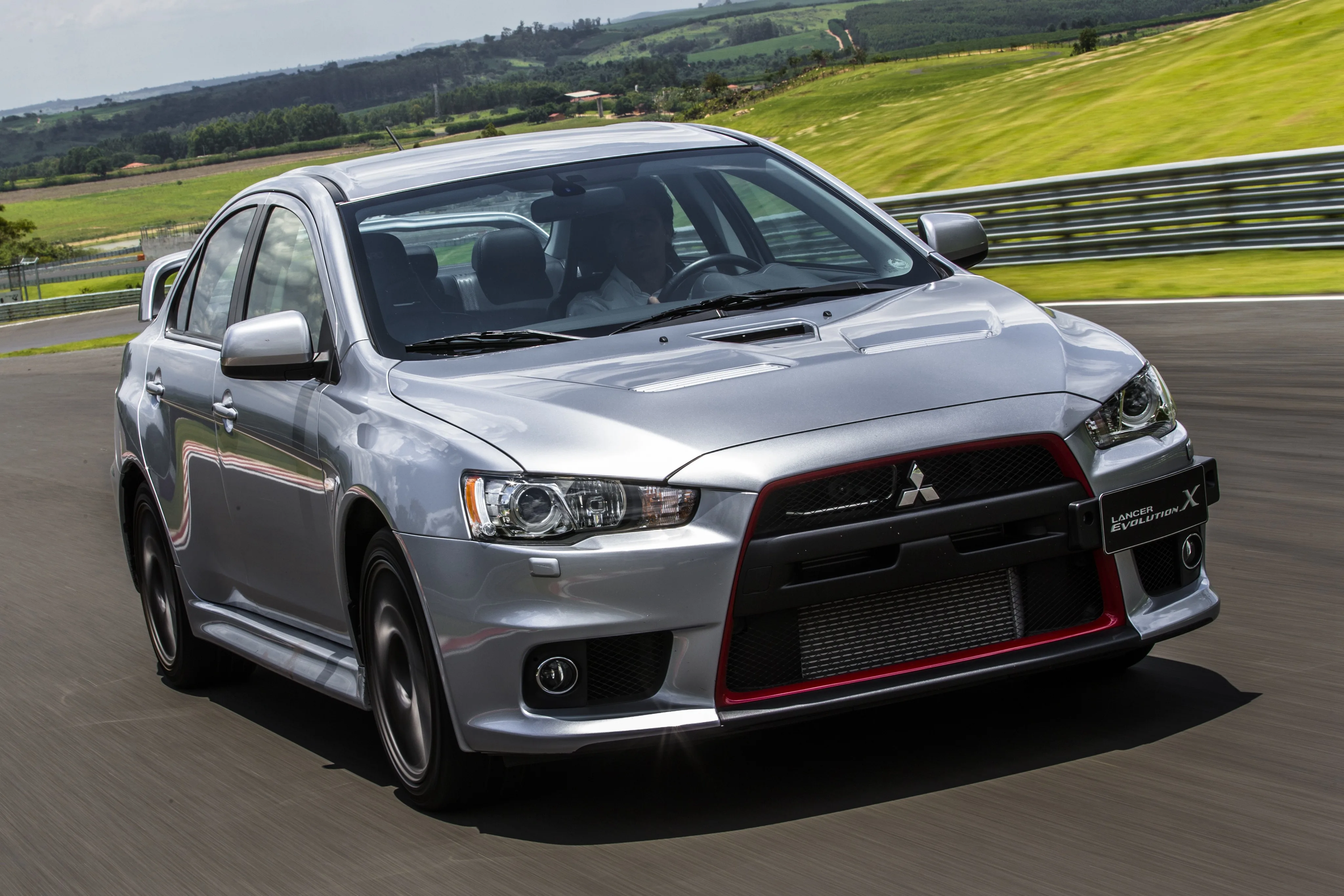 MITSUBISHI-Lancer-Evolution-X-3769_165-1.jpeg