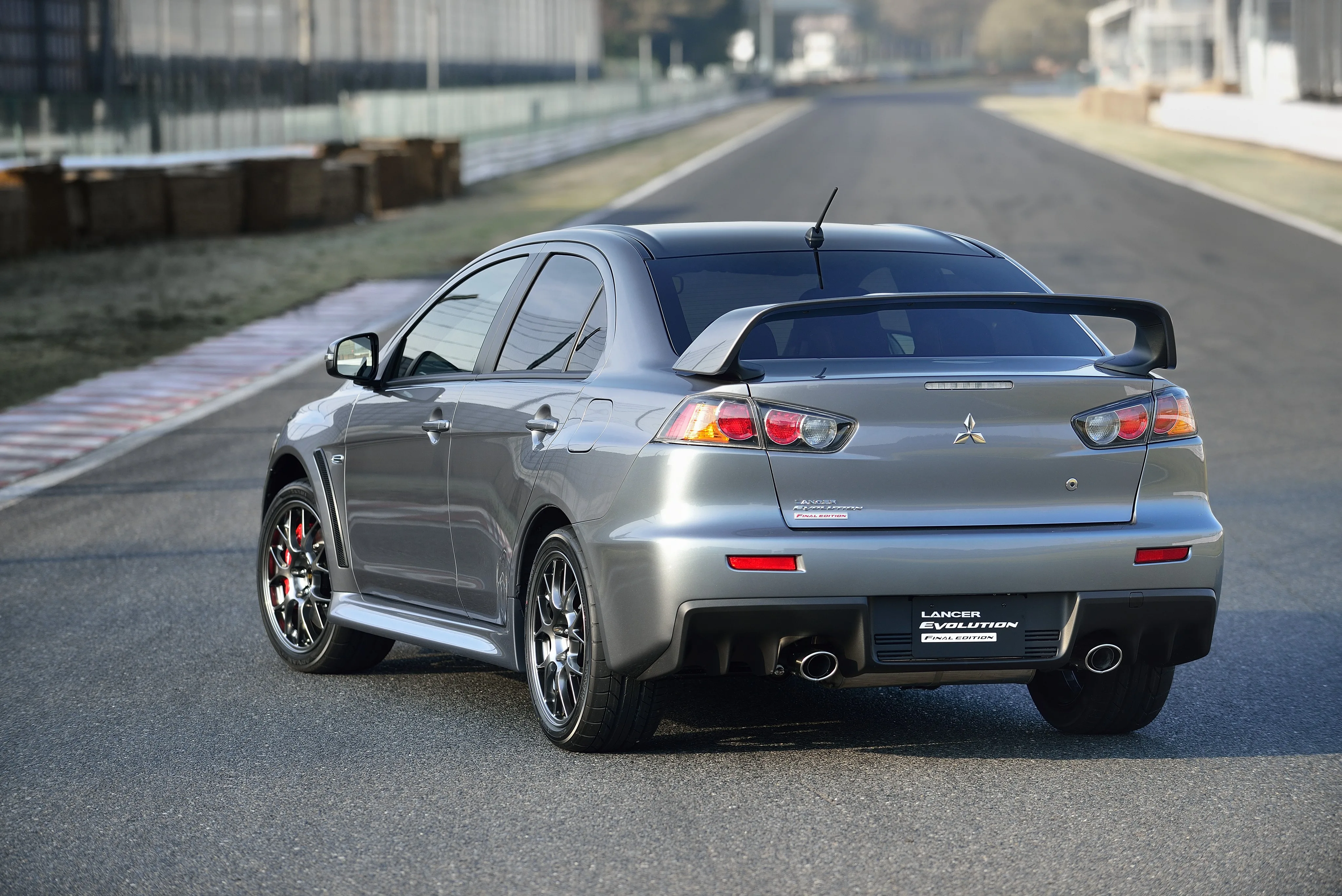 MITSUBISHI-Lancer-Evolution-X-3769_166-1.jpeg