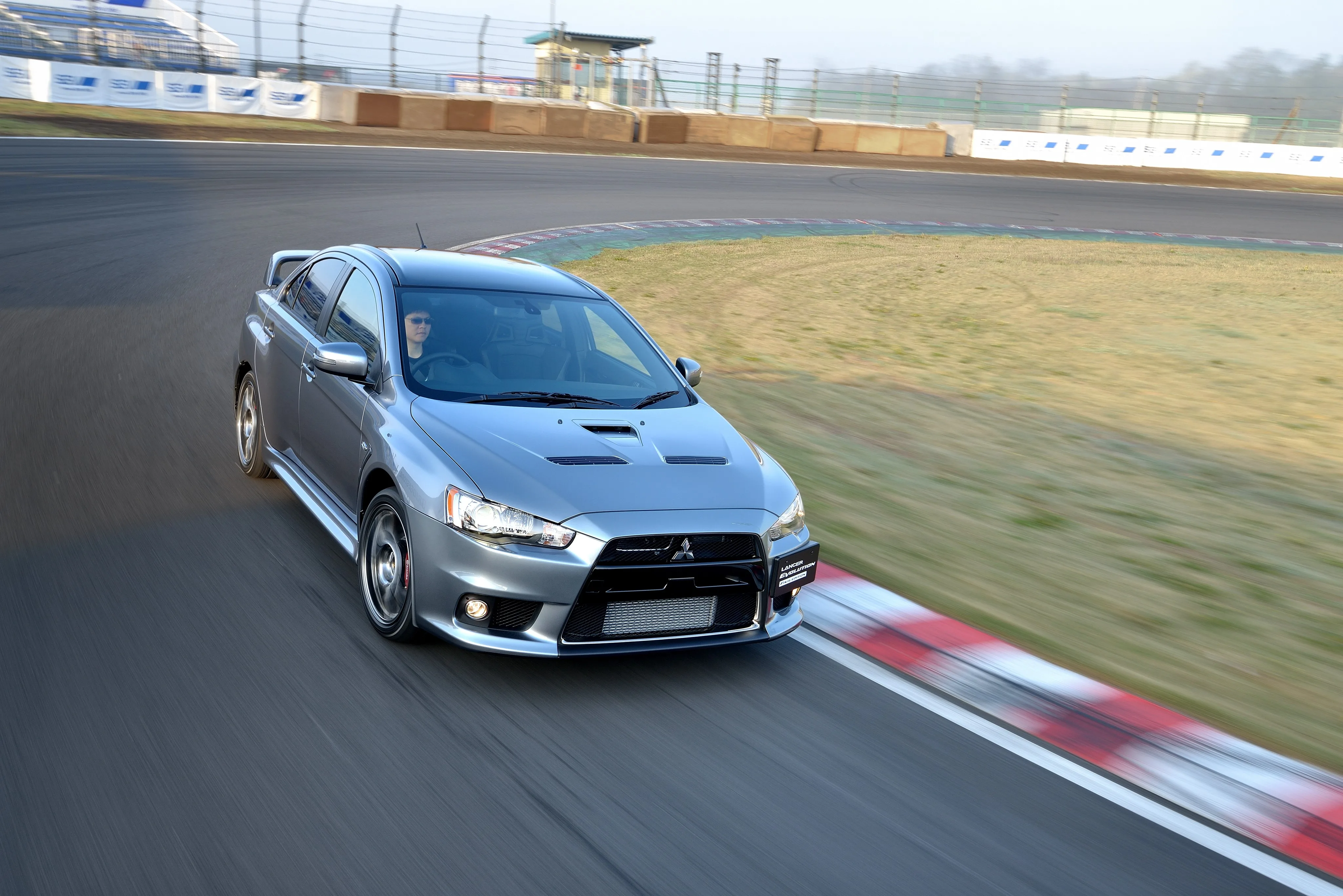 MITSUBISHI-Lancer-Evolution-X-3769_200-1.jpeg