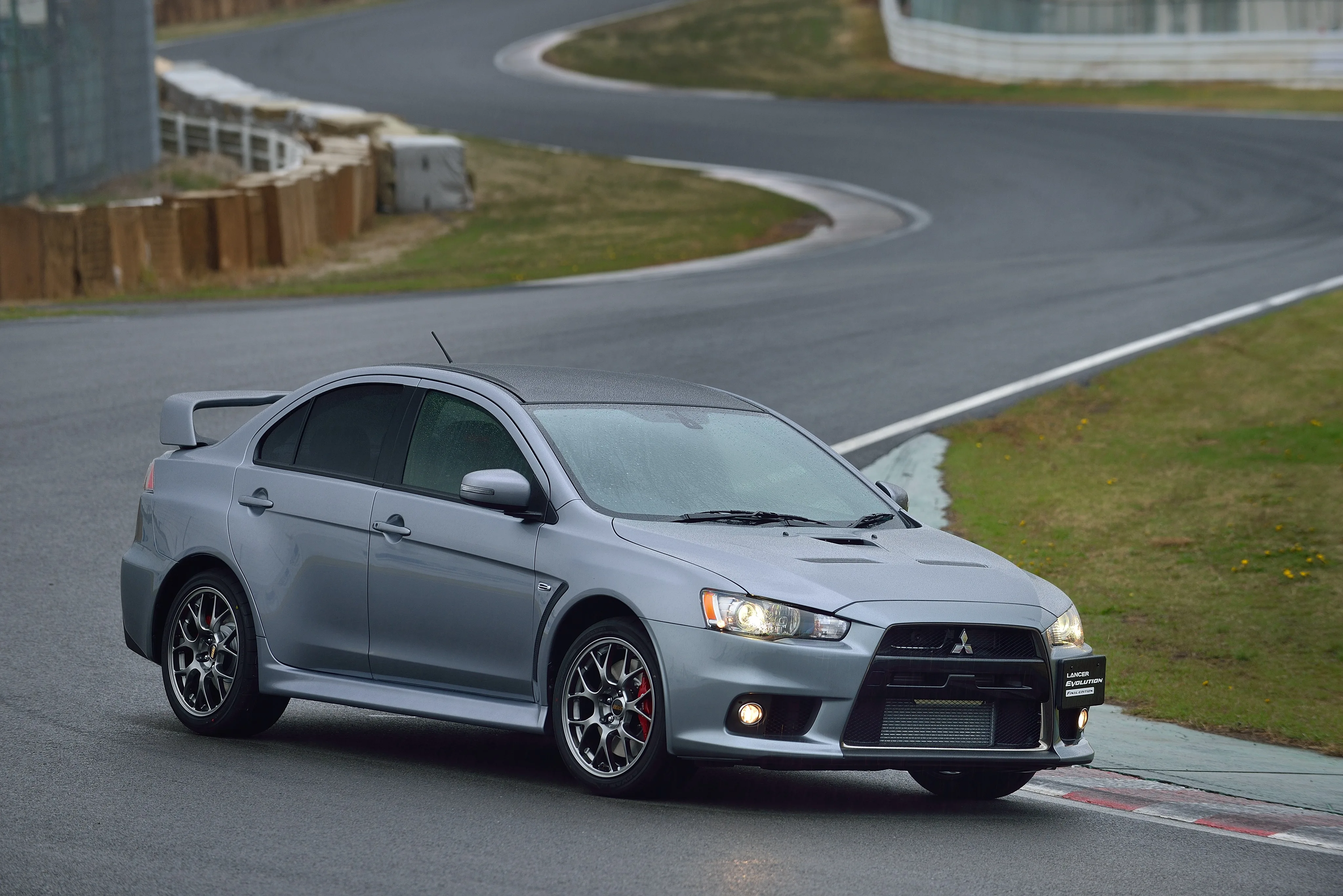 MITSUBISHI-Lancer-Evolution-X-3769_201-1.jpeg