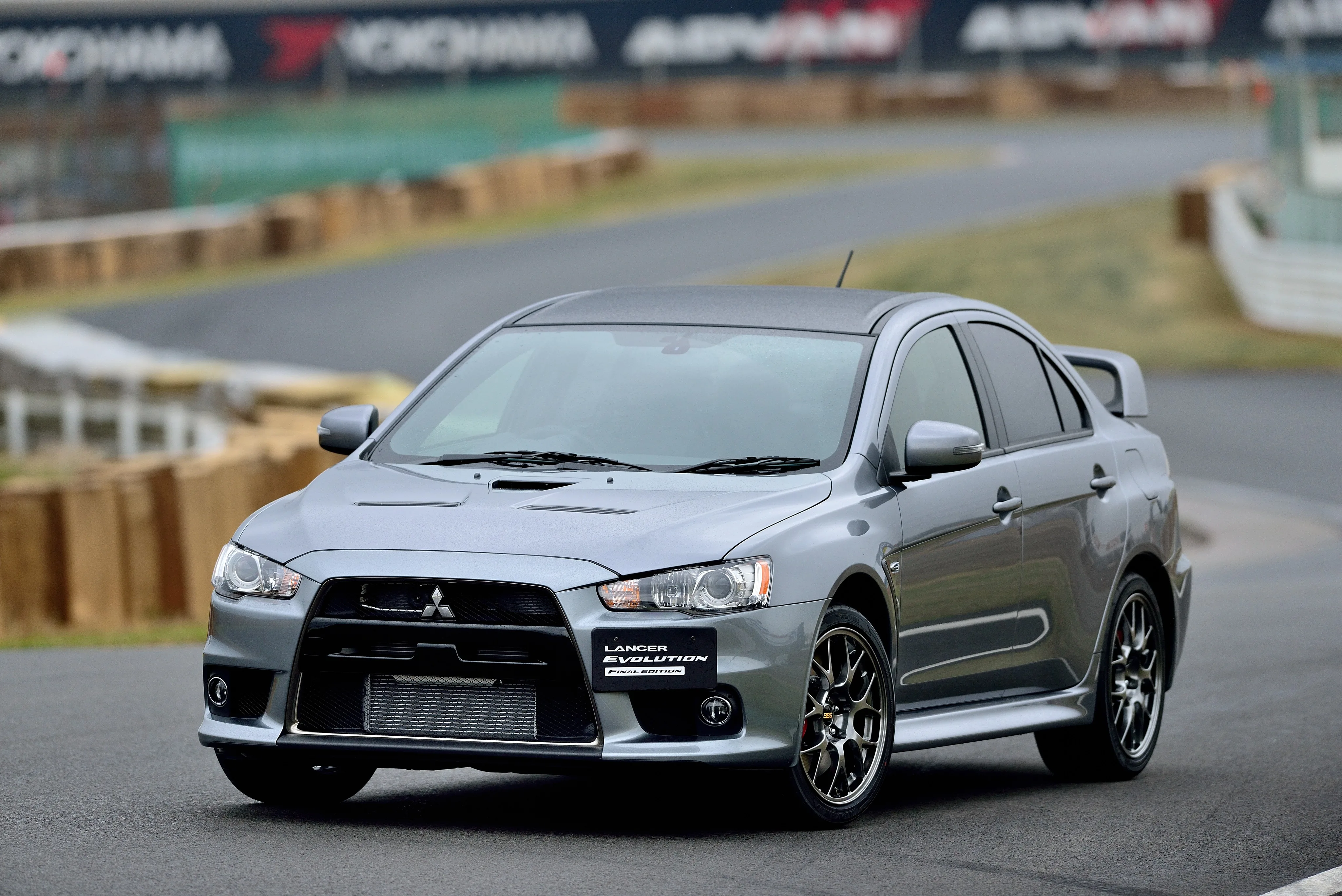 MITSUBISHI-Lancer-Evolution-X-3769_203-1.jpeg