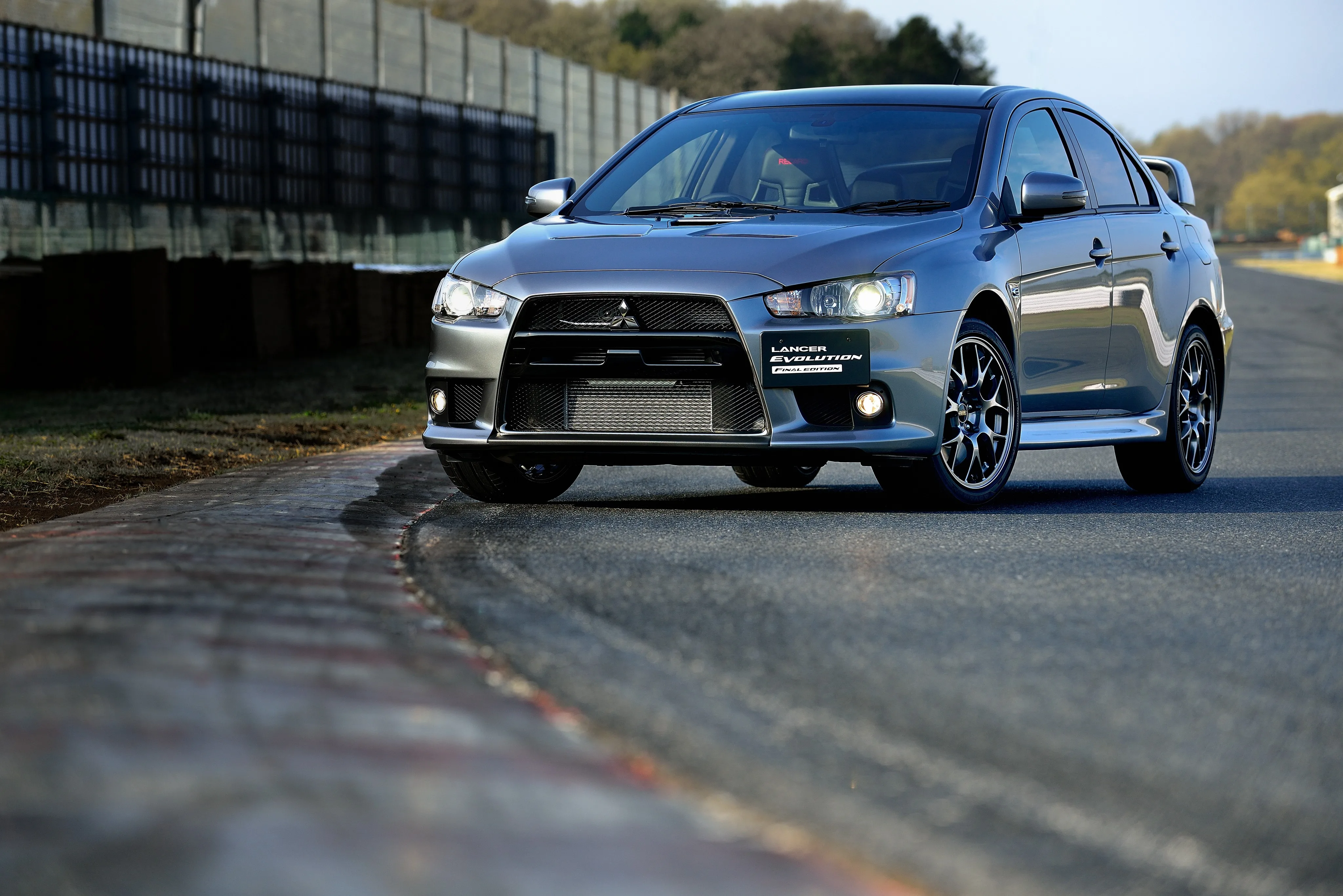 MITSUBISHI-Lancer-Evolution-X-3769_205-1.jpeg