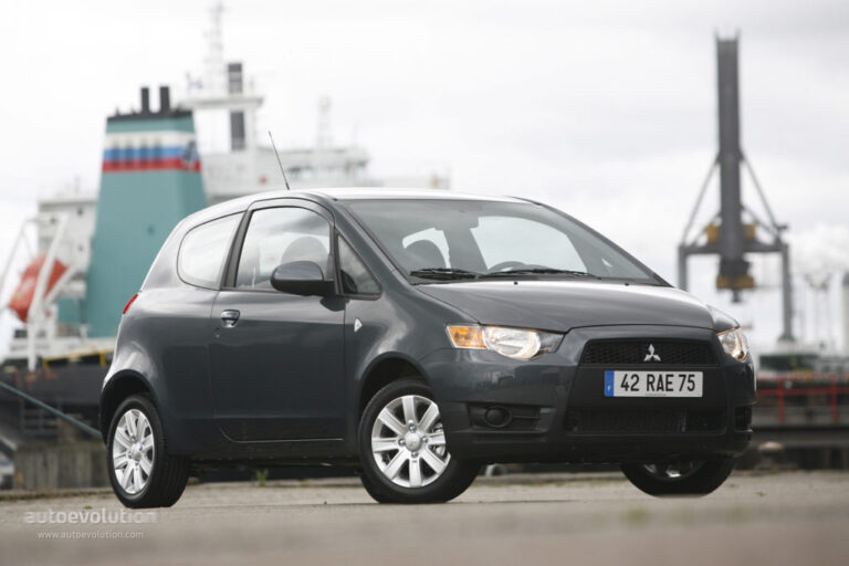 MITSUBISHI Colt 3 drzwiowe 2008-2012