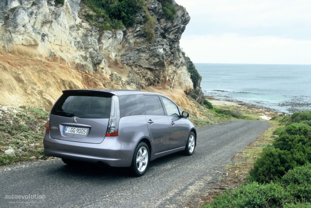 2005 Mitsubishi Grandis