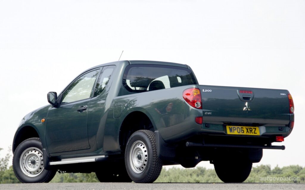 MITSUBISHI L 200/Triton Crew Cab 2005-Present