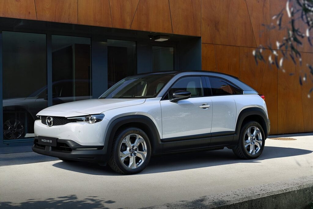 Mazda EZ-60: Nowy elektryczny SUV z silnikiem benzynowym dla zwiększenia zasięgu