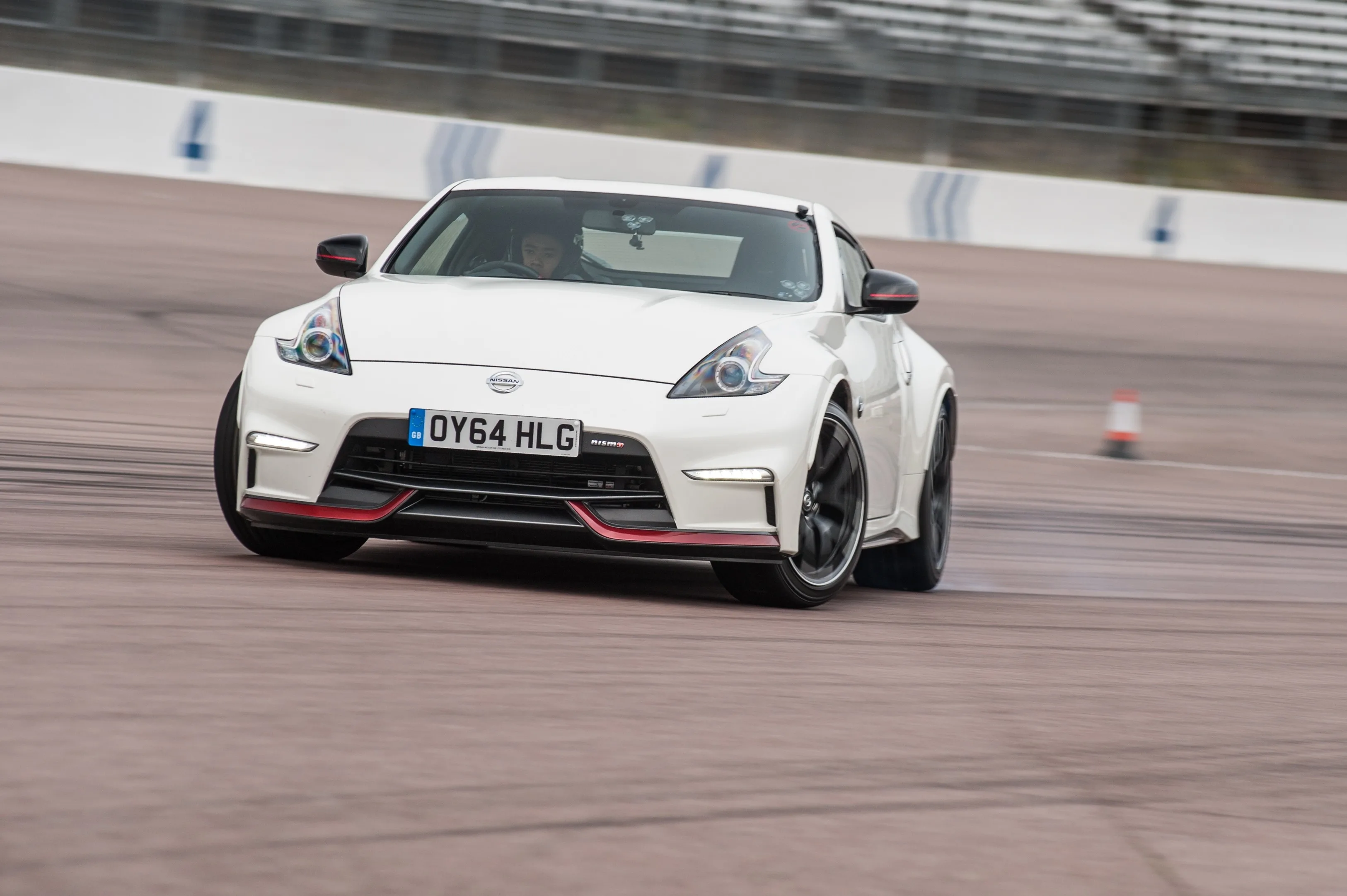 NISSAN-370Z-Nismo-5508_12.jpeg