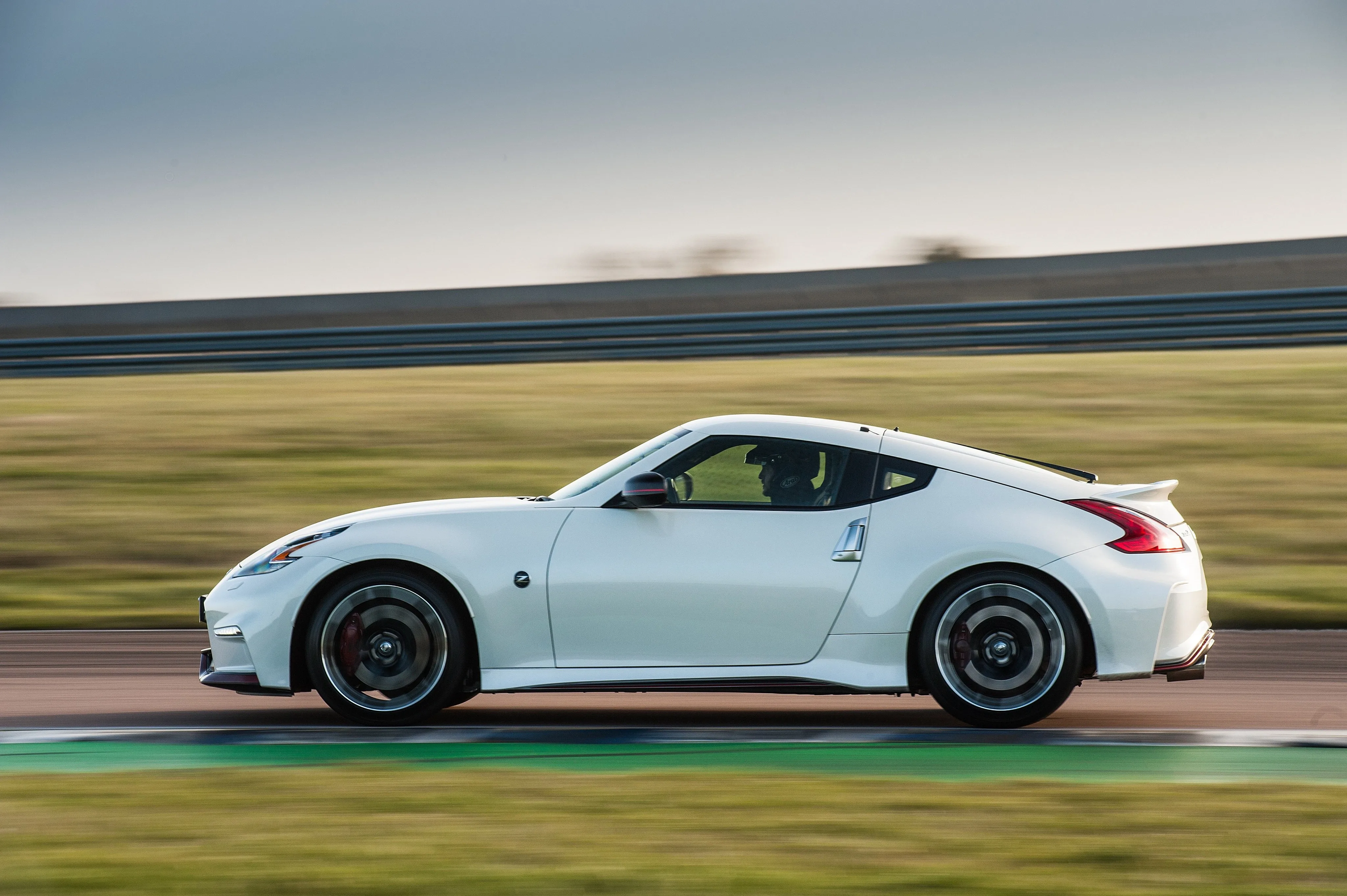NISSAN-370Z-Nismo-5508_16.jpeg