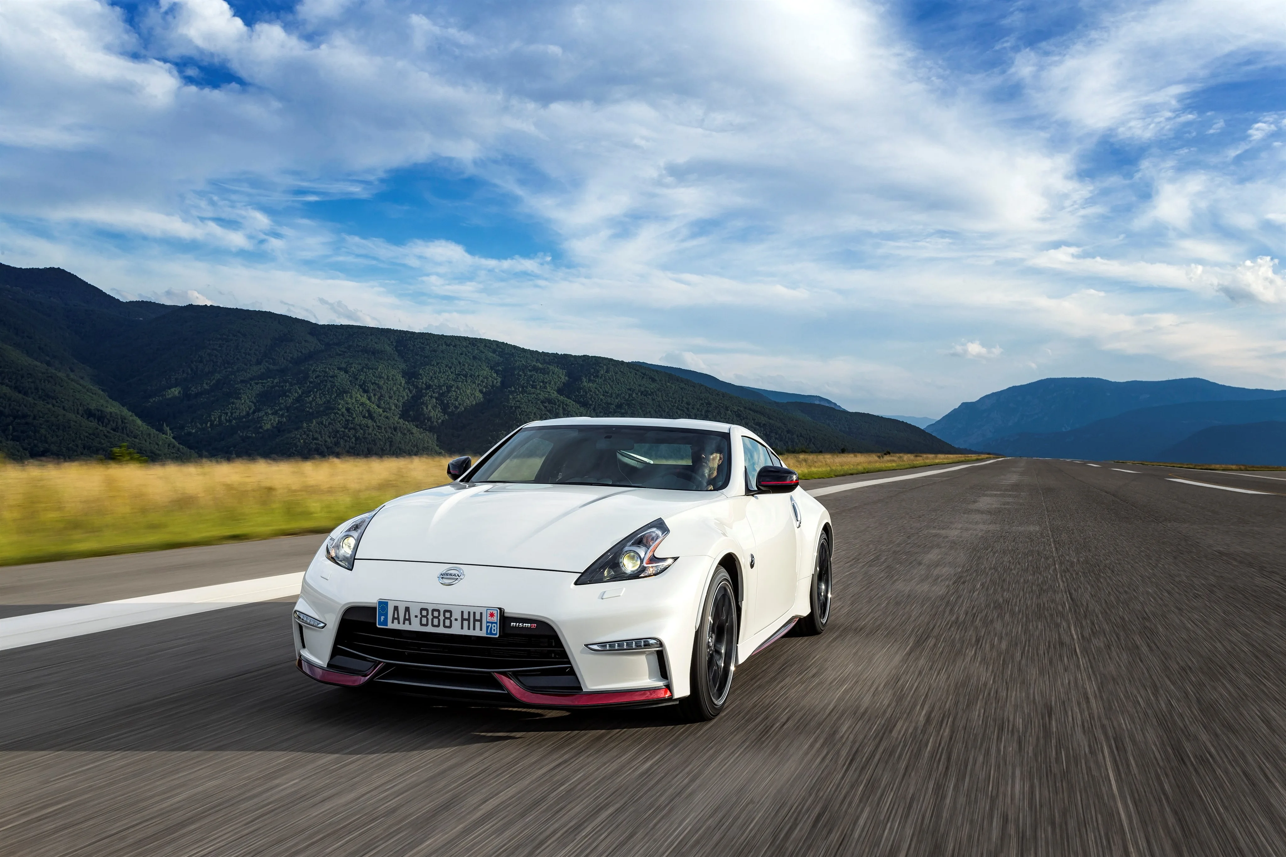 NISSAN-370Z-Nismo-5508_33.jpeg