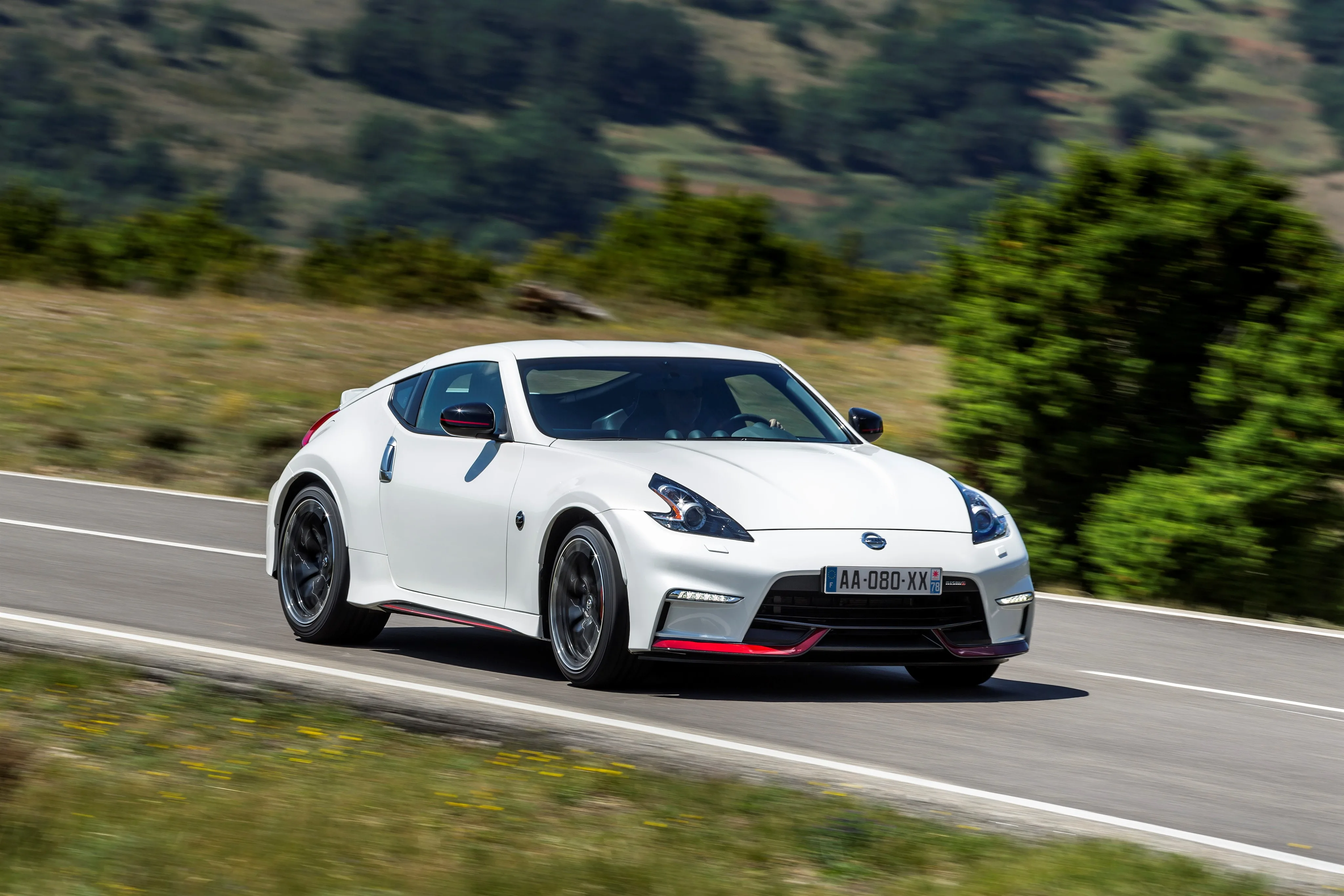 NISSAN-370Z-Nismo-5508_40.jpeg