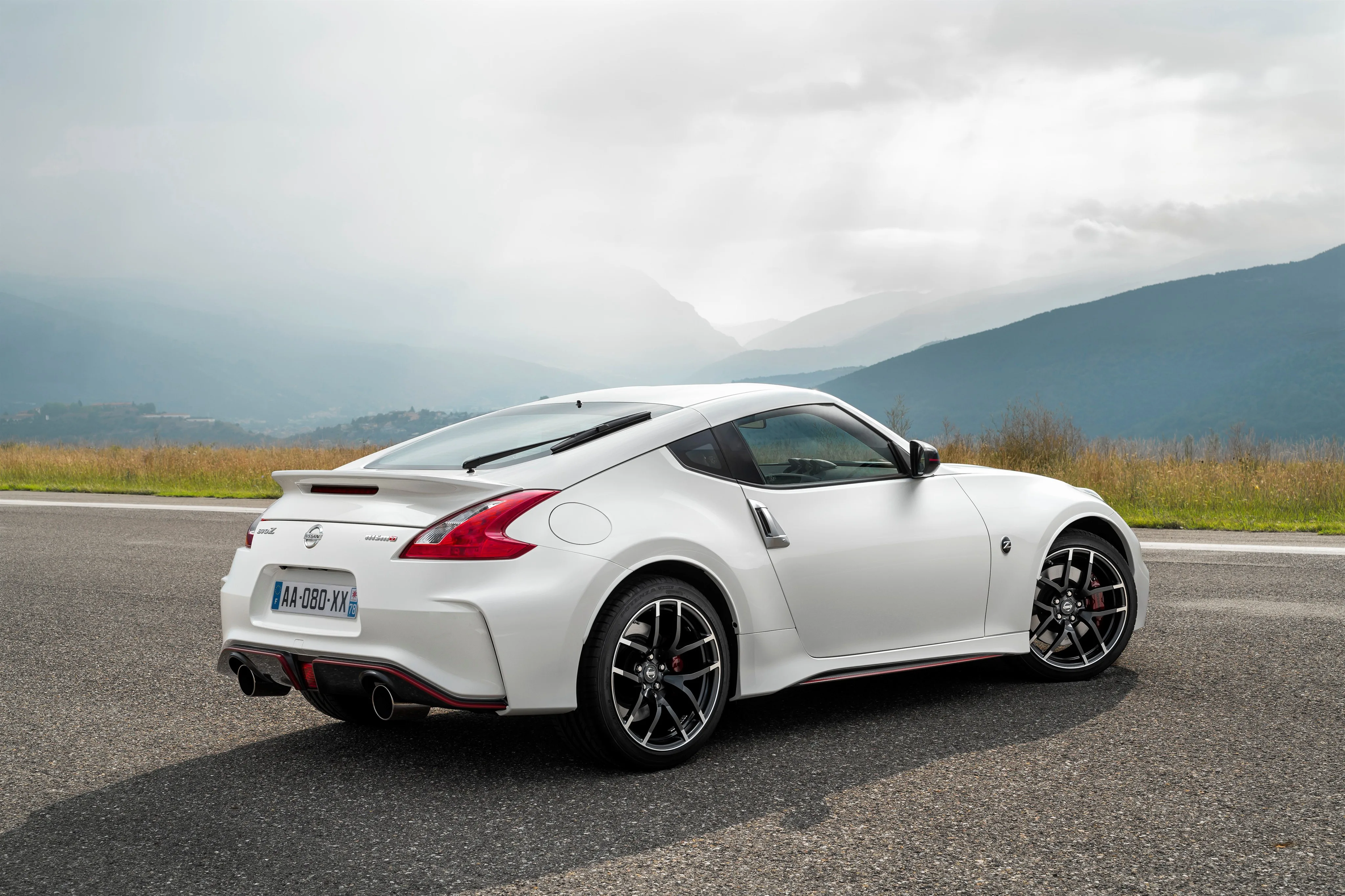 NISSAN-370Z-Nismo-5508_49.jpeg