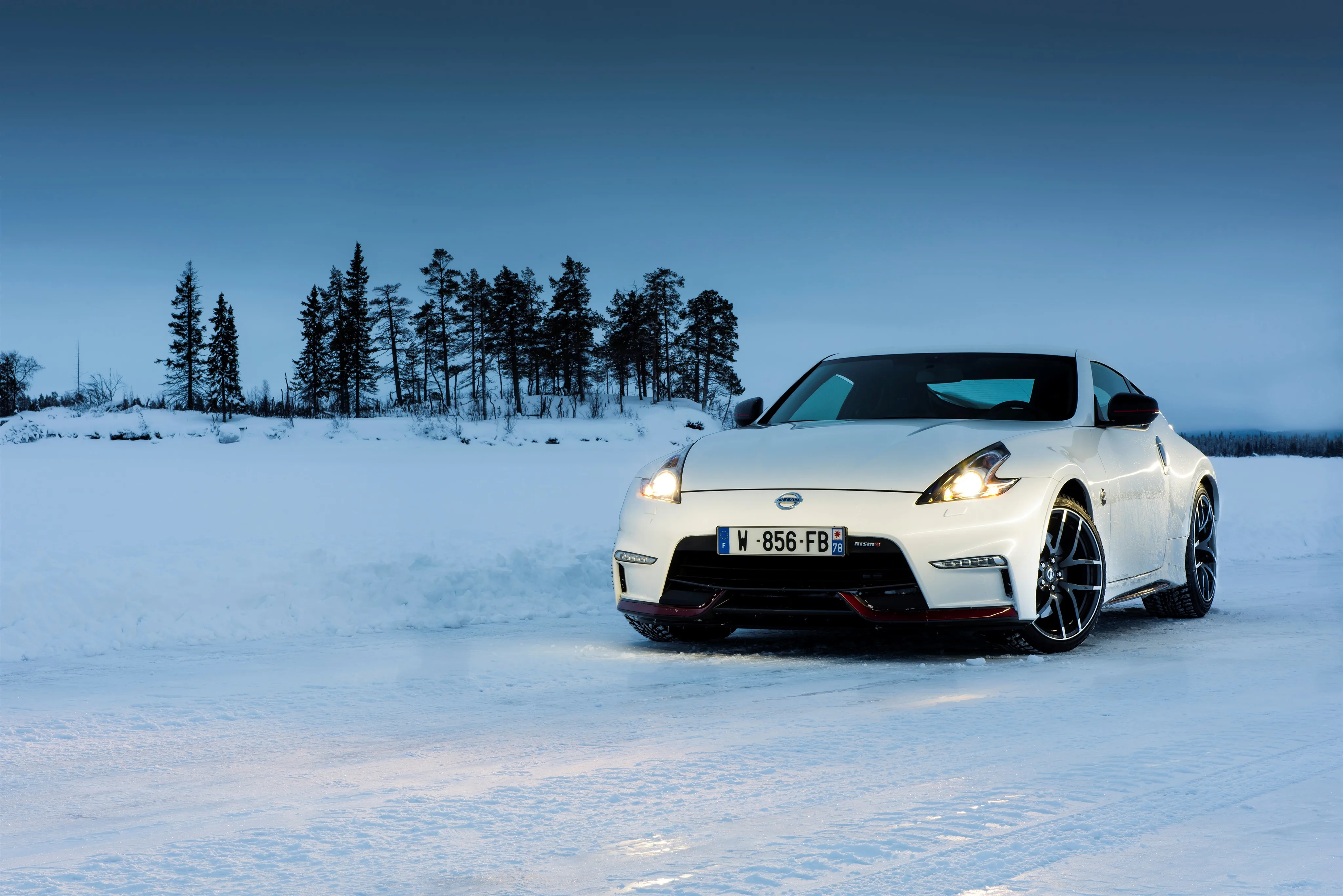 NISSAN-370Z-Nismo-5508_53.jpeg
