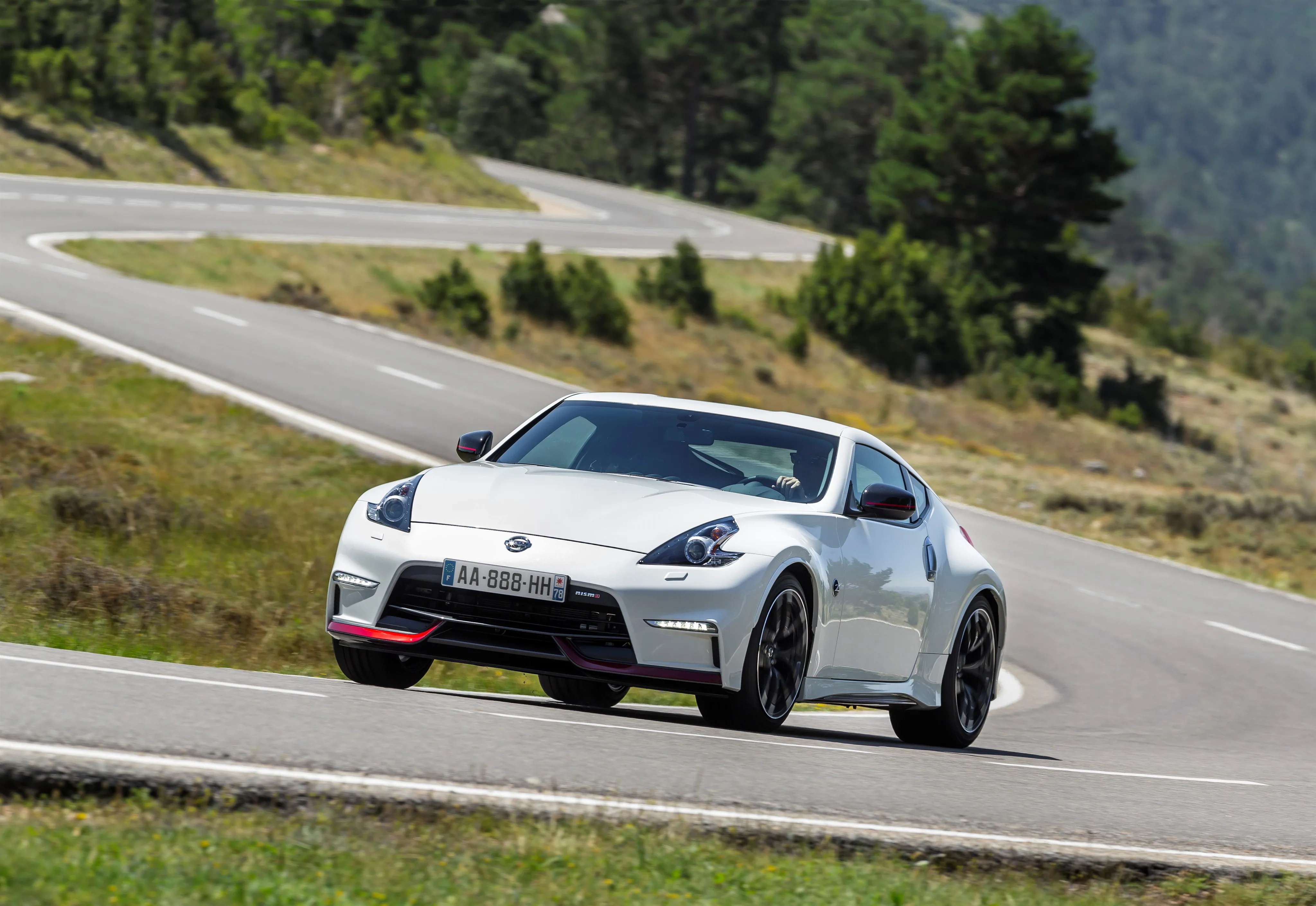 NISSAN-370Z-Nismo-5508_56.jpeg