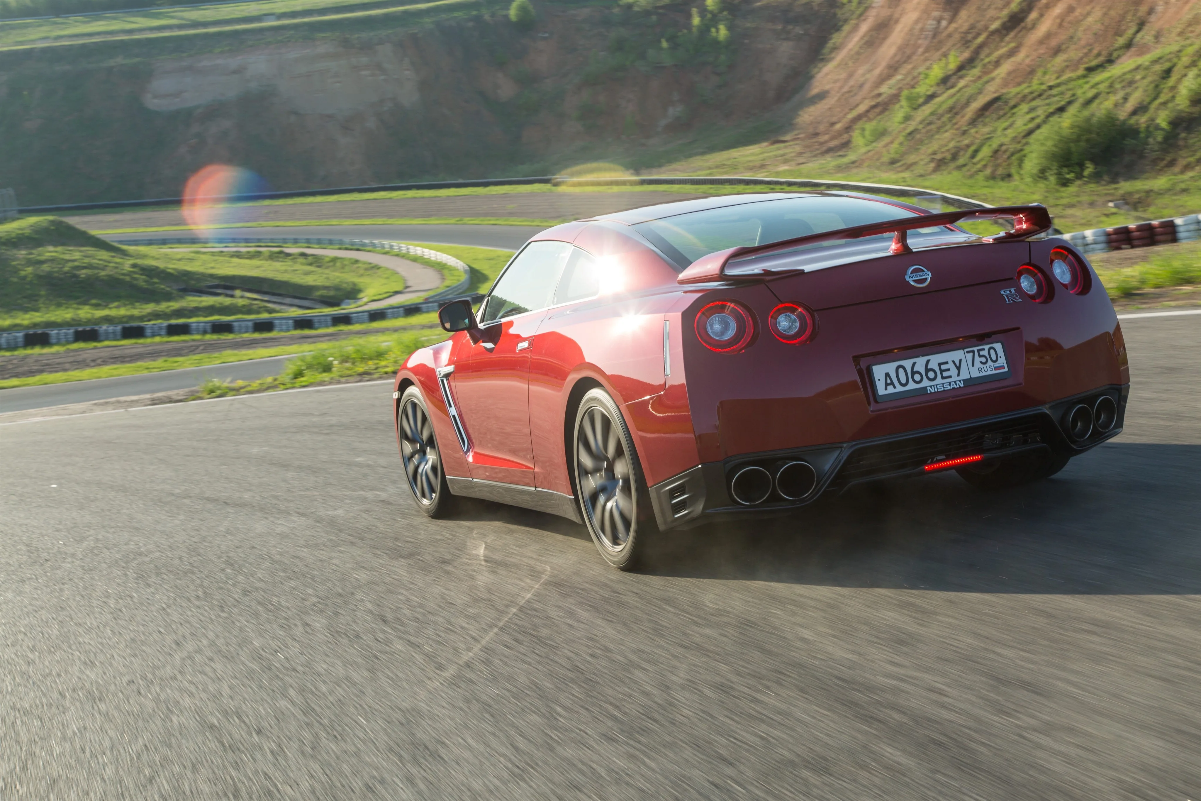 NISSAN-GT-R-R35-Facelift-4438_118.jpeg