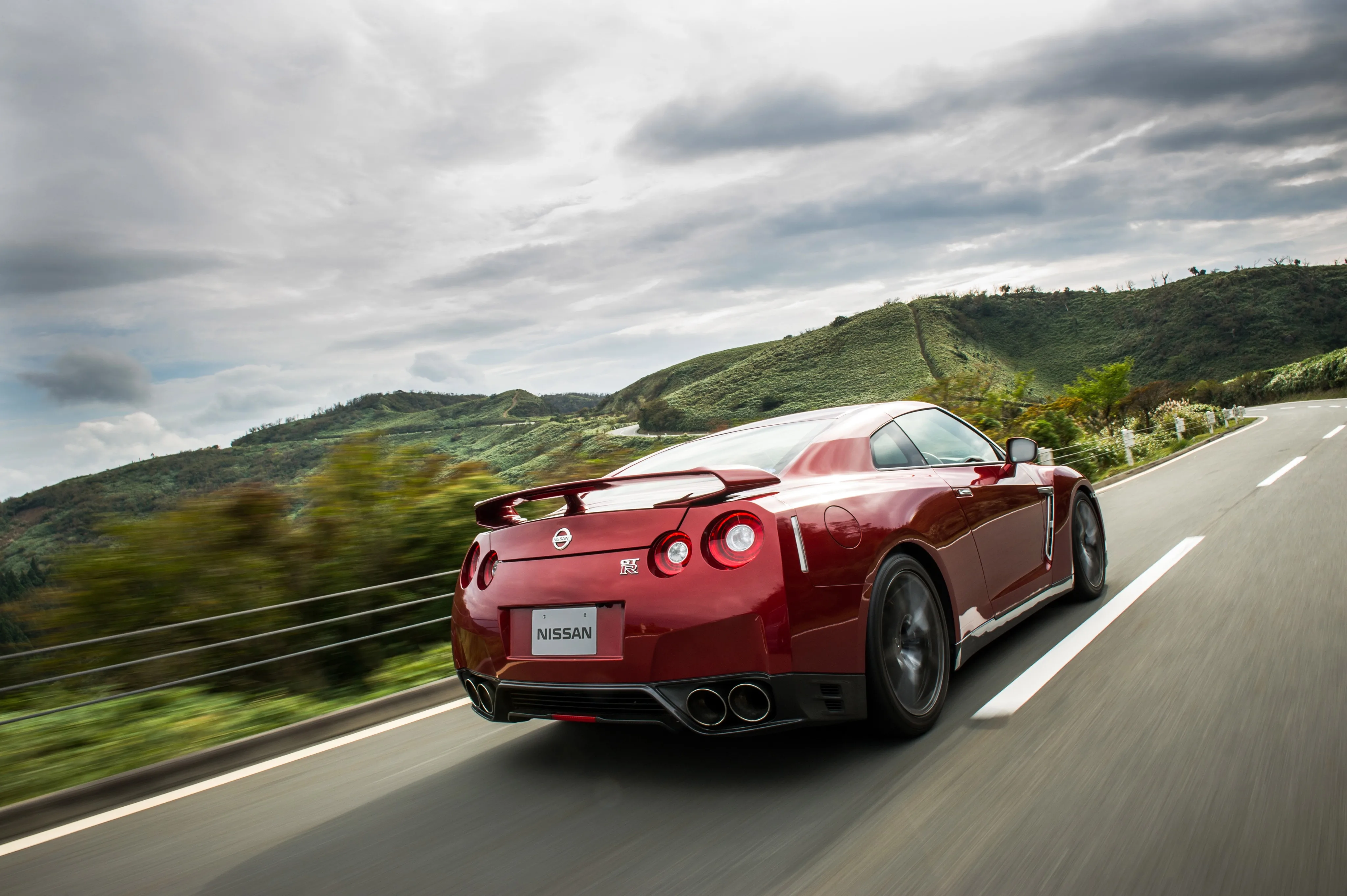 NISSAN-GT-R-R35-Facelift-4438_127.jpeg