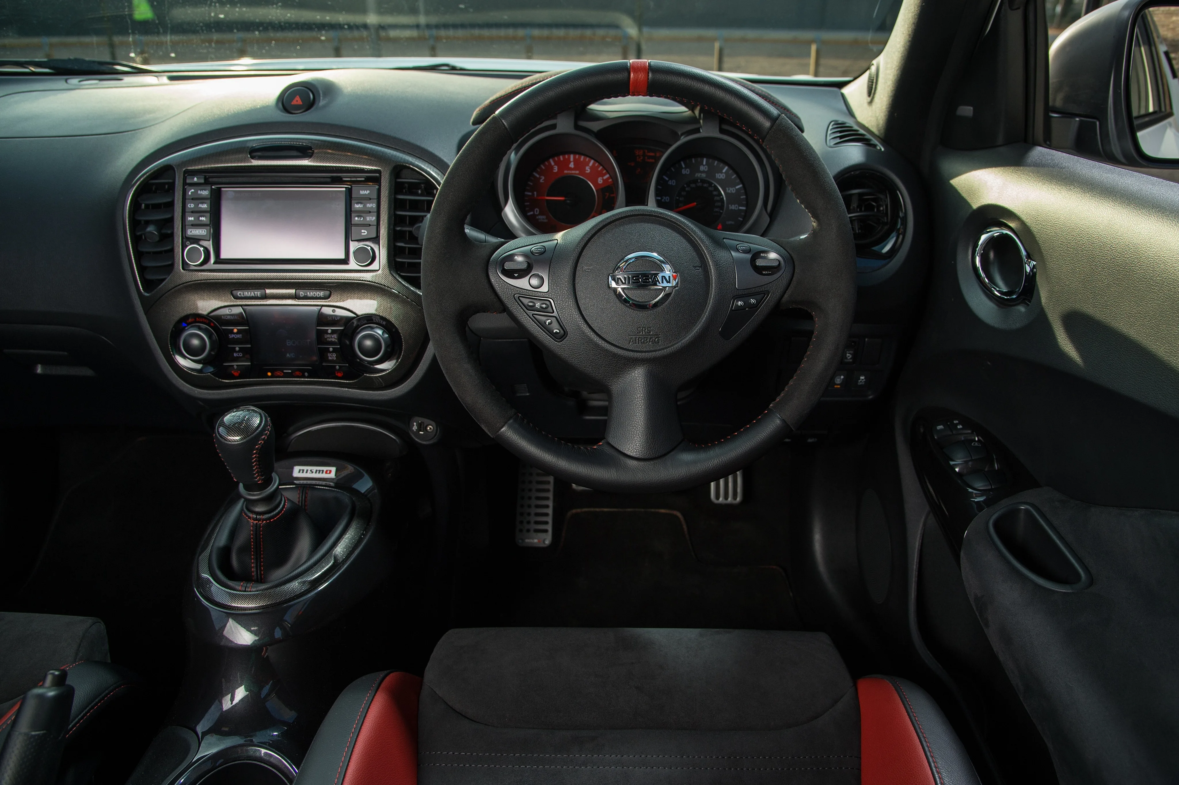 NISSAN-Juke-Nismo-4730_31.jpeg