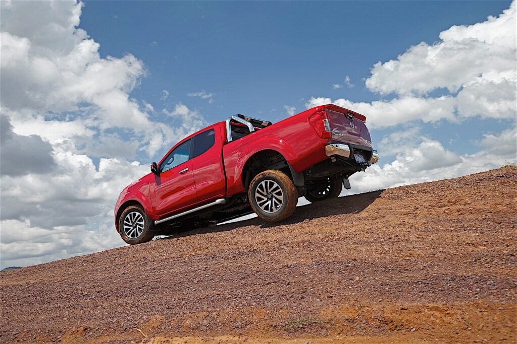NISSAN Navara NP300 King Cab 2015-Present
