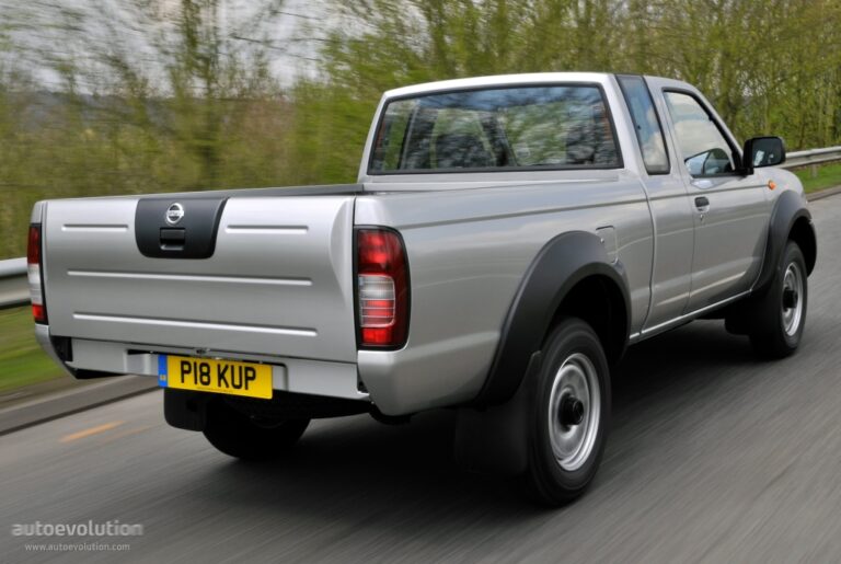 NISSAN NP300 Pickup King Cab 2008-2014