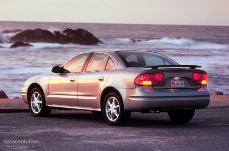 OLDSMOBILE Alero sedan 1999-2004