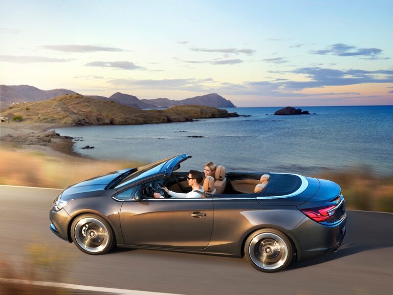 2013 Opel Cascada Coupe Cabrio