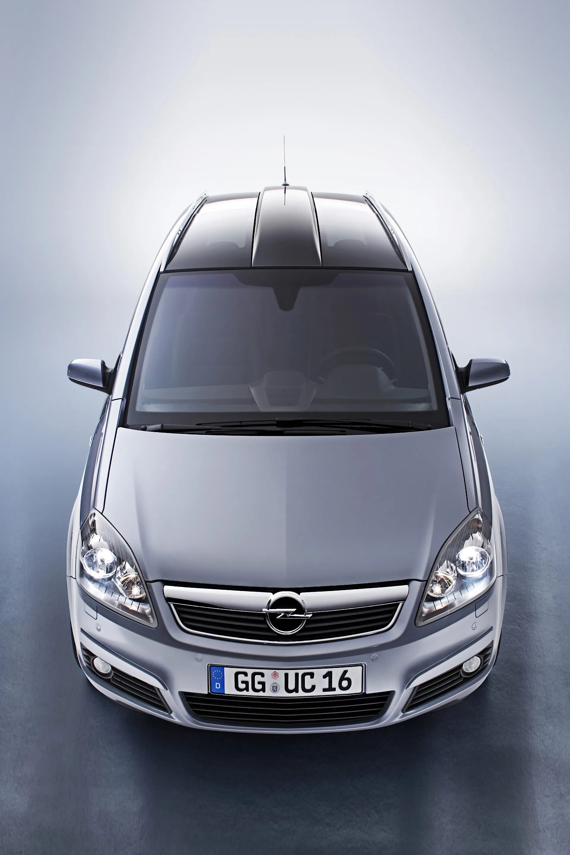 OPEL-Zafira-4365_21.jpg