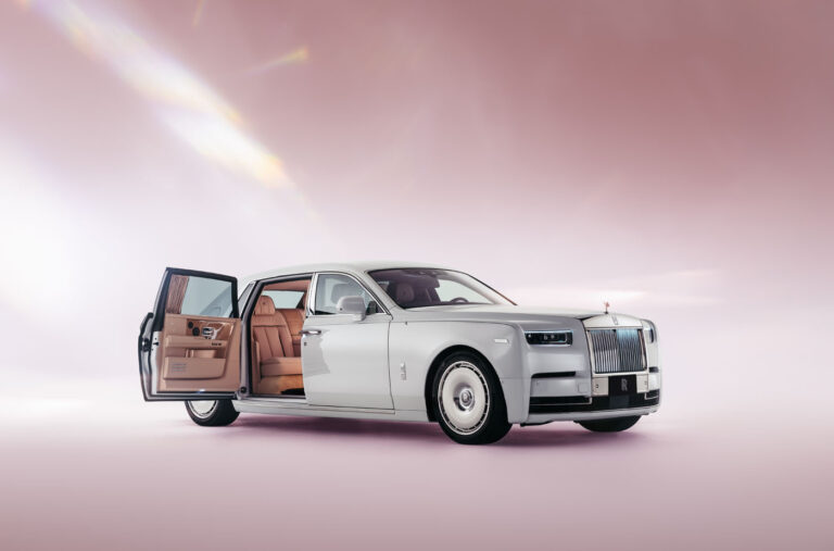 Rolls-Royce Phantom Cherry Blossom: Arcydzieło Sztuki Rękodzielniczej Inspirowane Japońskim Hanami