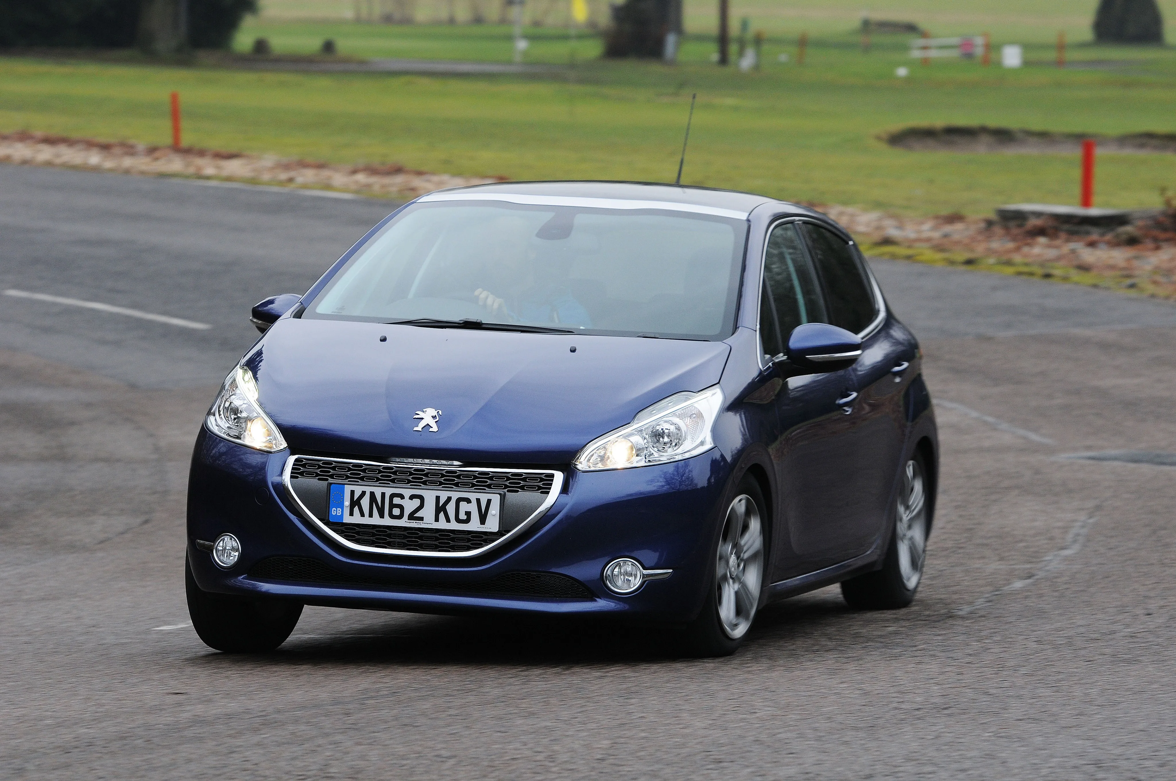 PEUGEOT-208-5-doors-4427_63.jpg