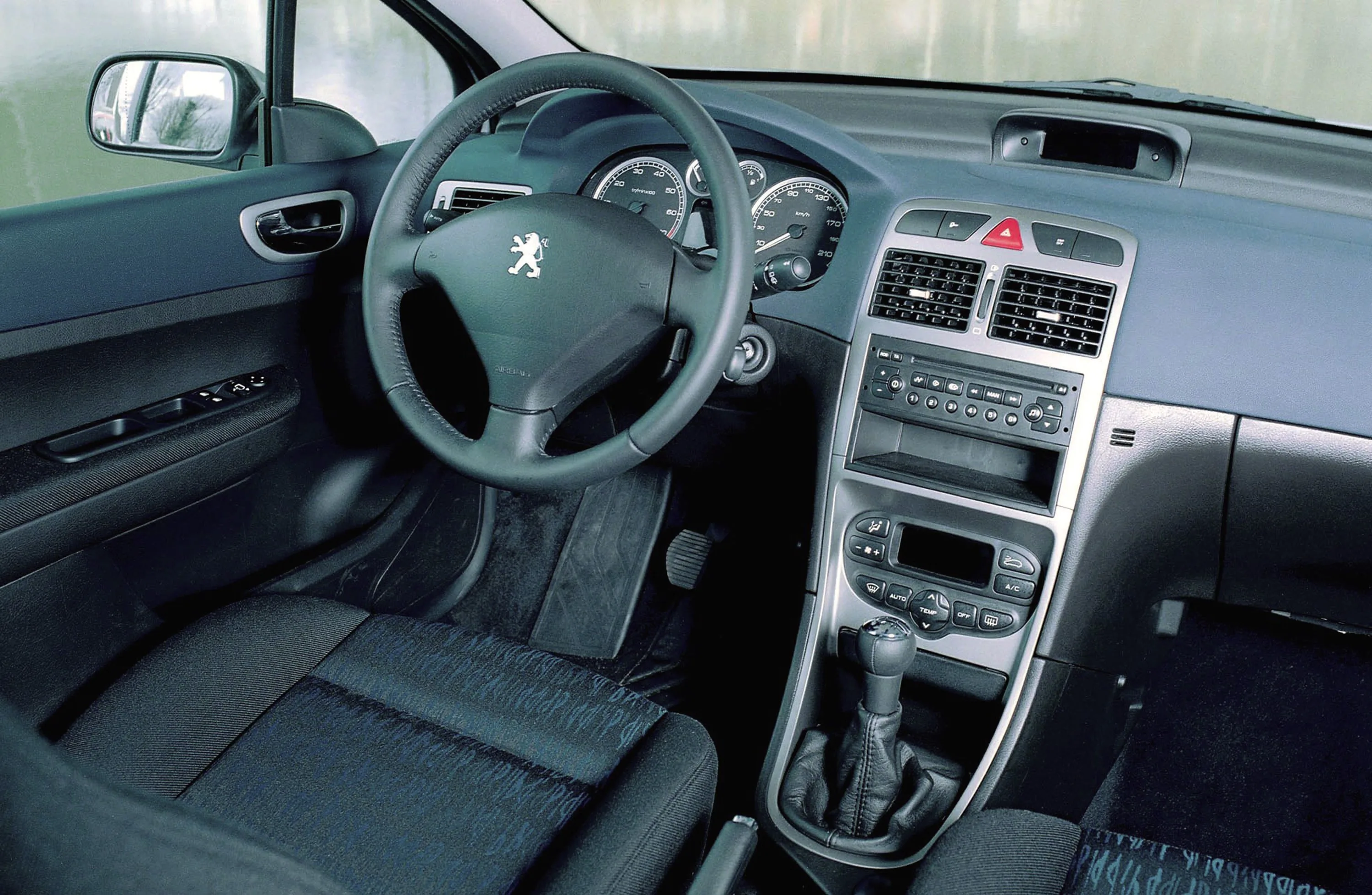 PEUGEOT-307-5-Doors-476_23.jpeg