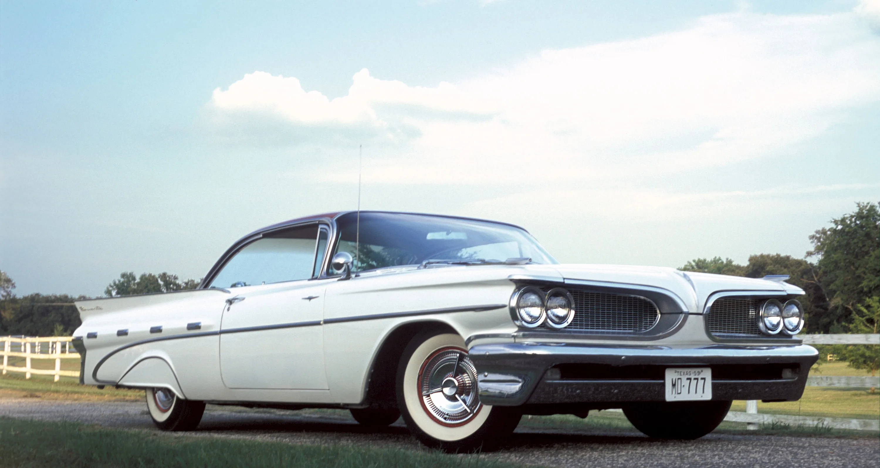 PONTIAC-Bonneville-6164_3.jpeg