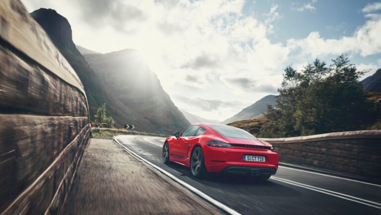 2020 Porsche 718 Cayman T (982C)