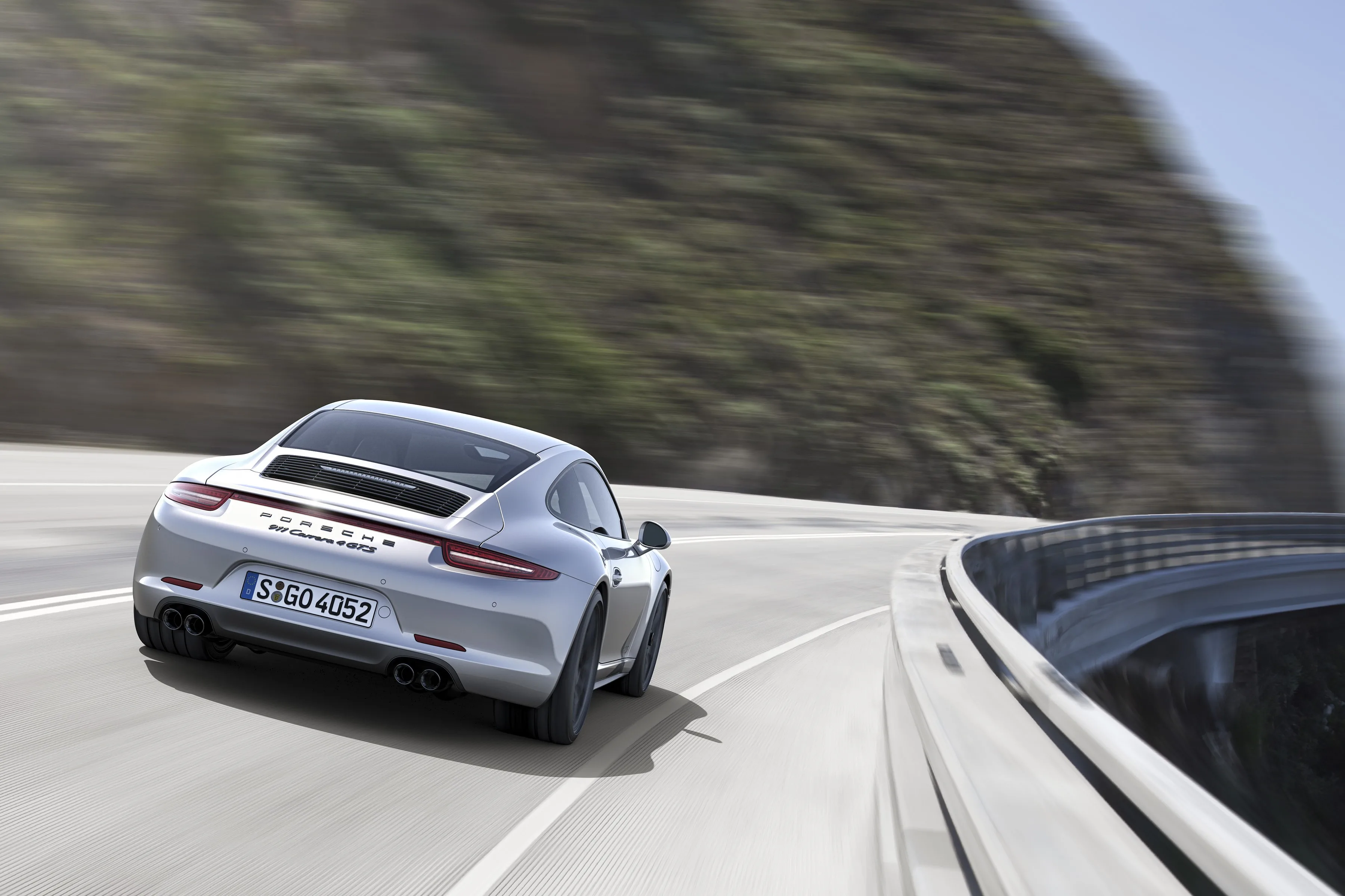 PORSCHE-911-Carrera-4-GTS-5311_13.jpg