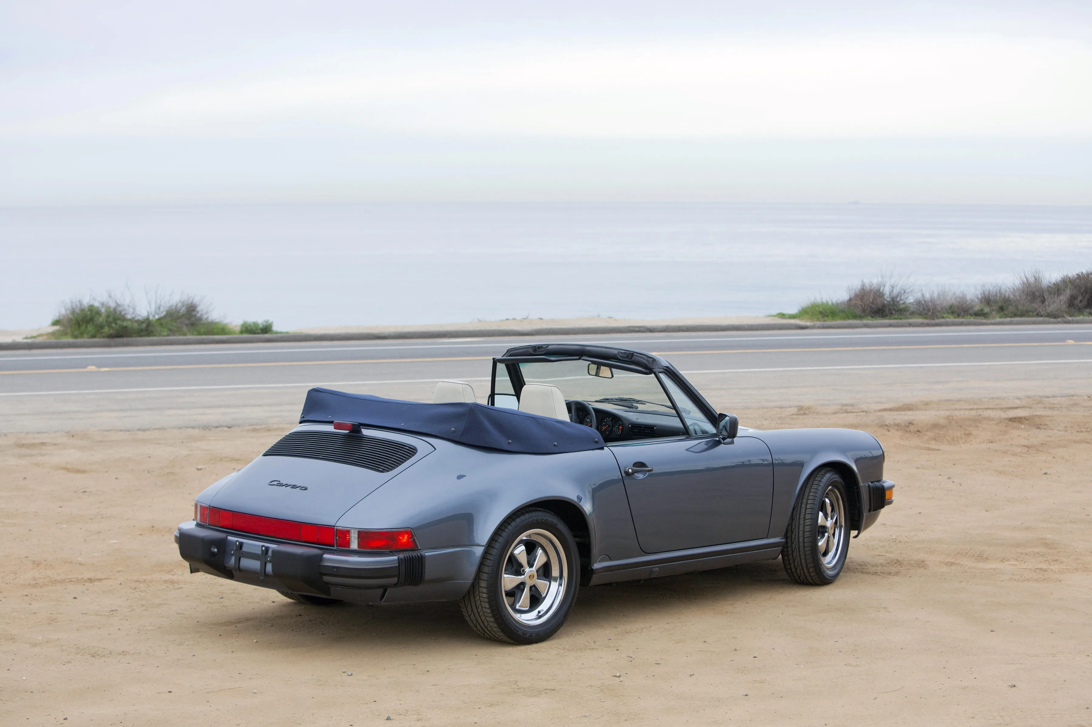 PORSCHE-911-Carrera-Cabriolet-930-2998_23.jpeg