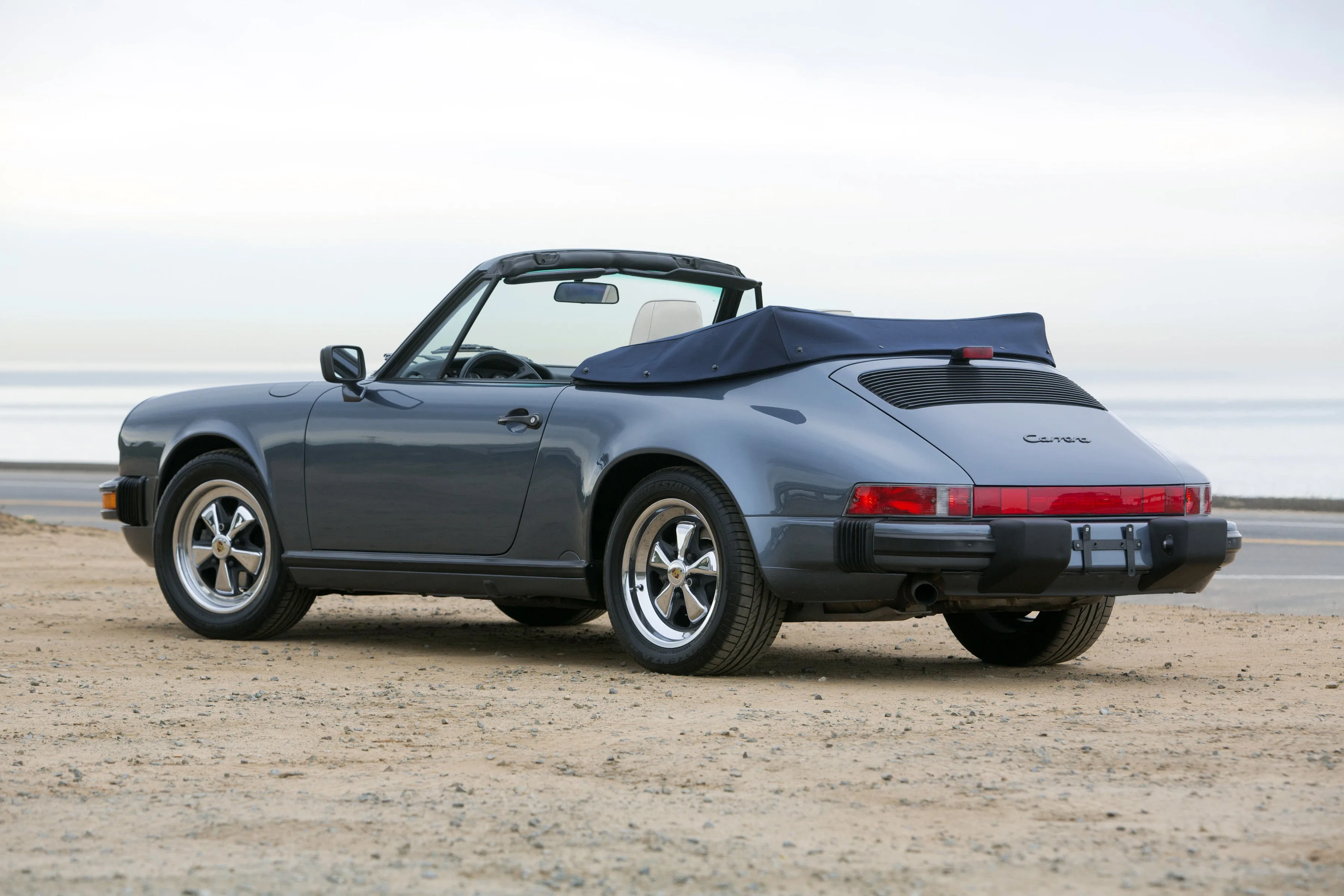 PORSCHE-911-Carrera-Cabriolet-930-2998_30.jpeg