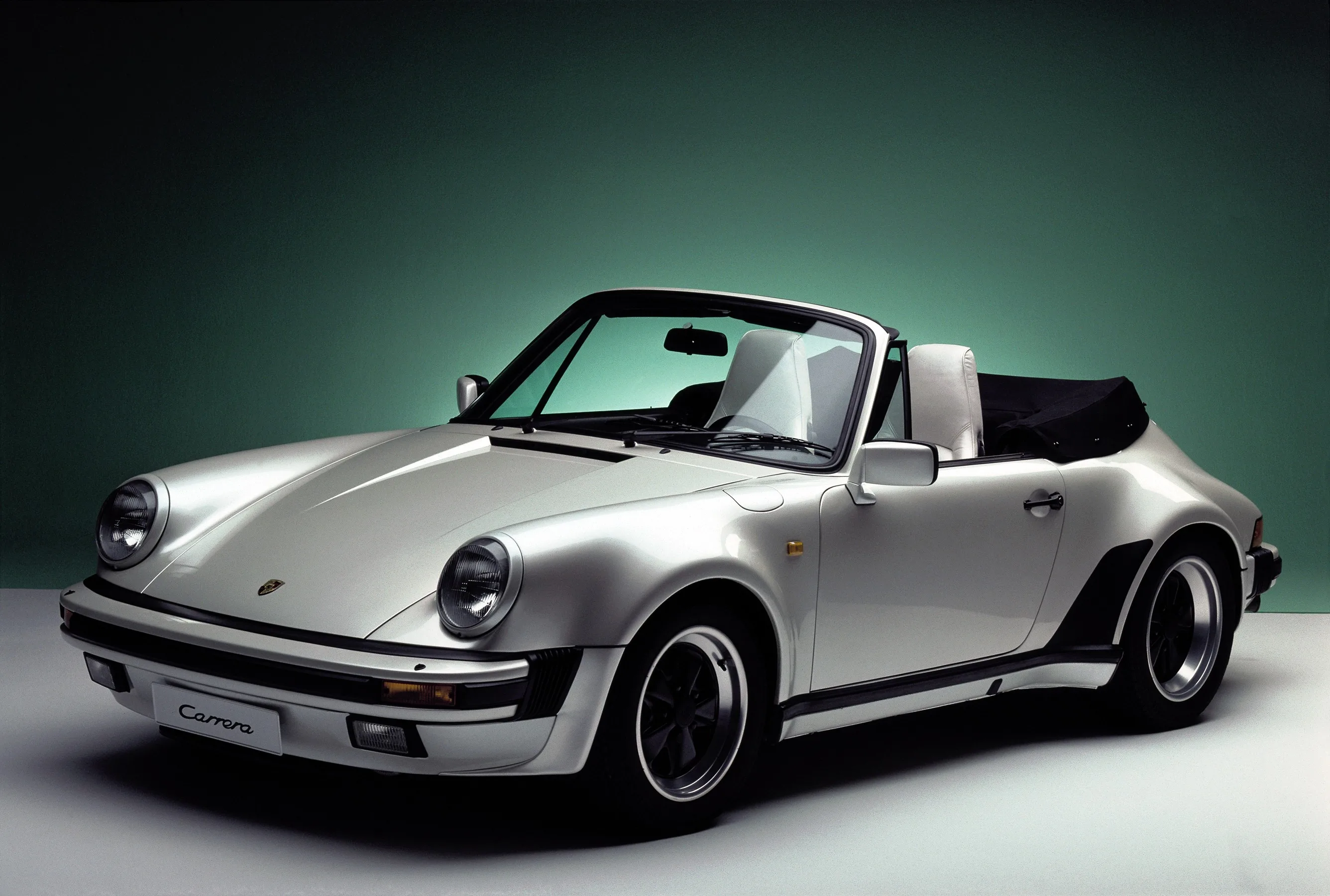 PORSCHE-911-Carrera-Cabriolet-930-2998_9.jpeg